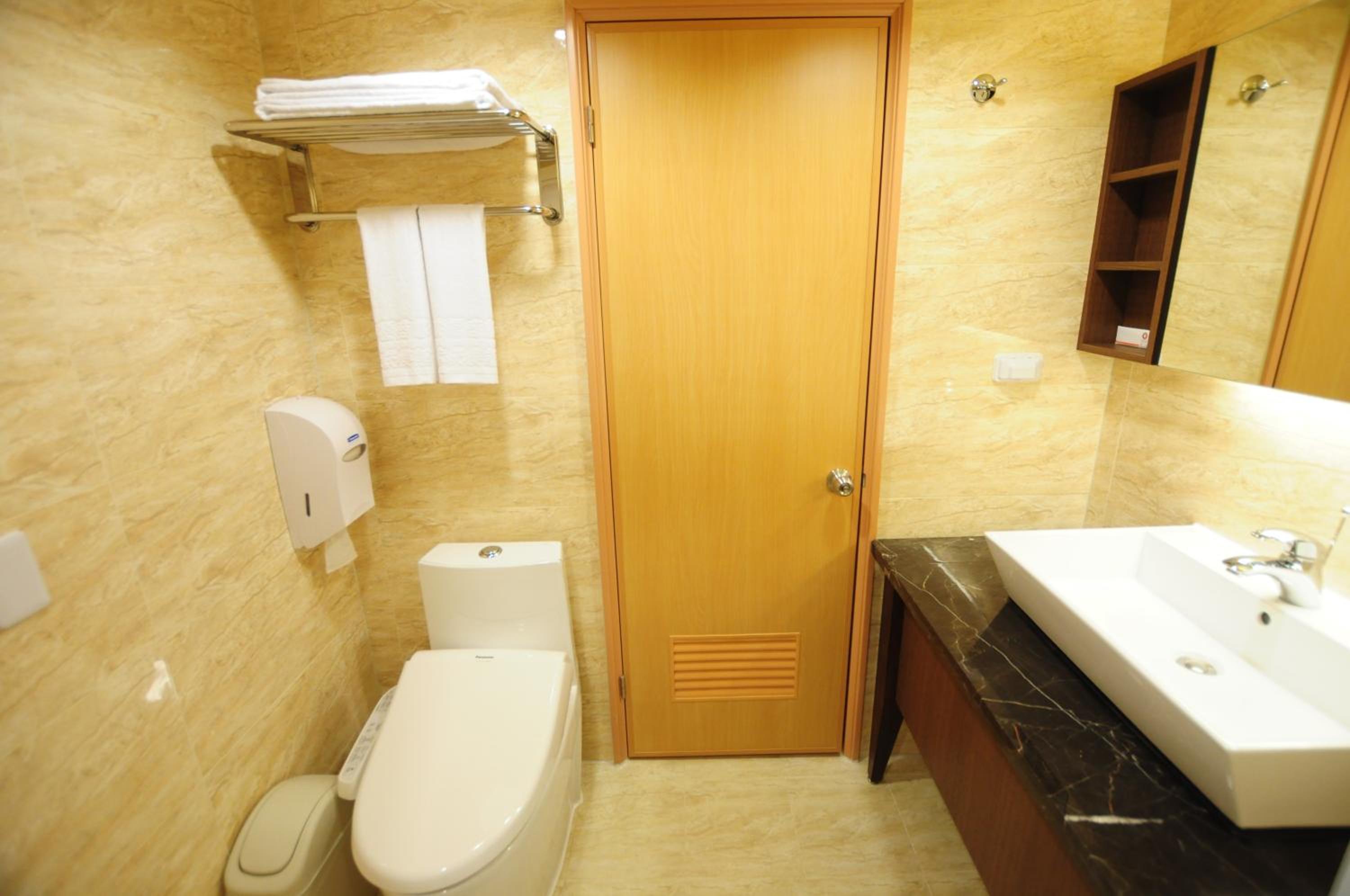 Business Twin Room photo 3