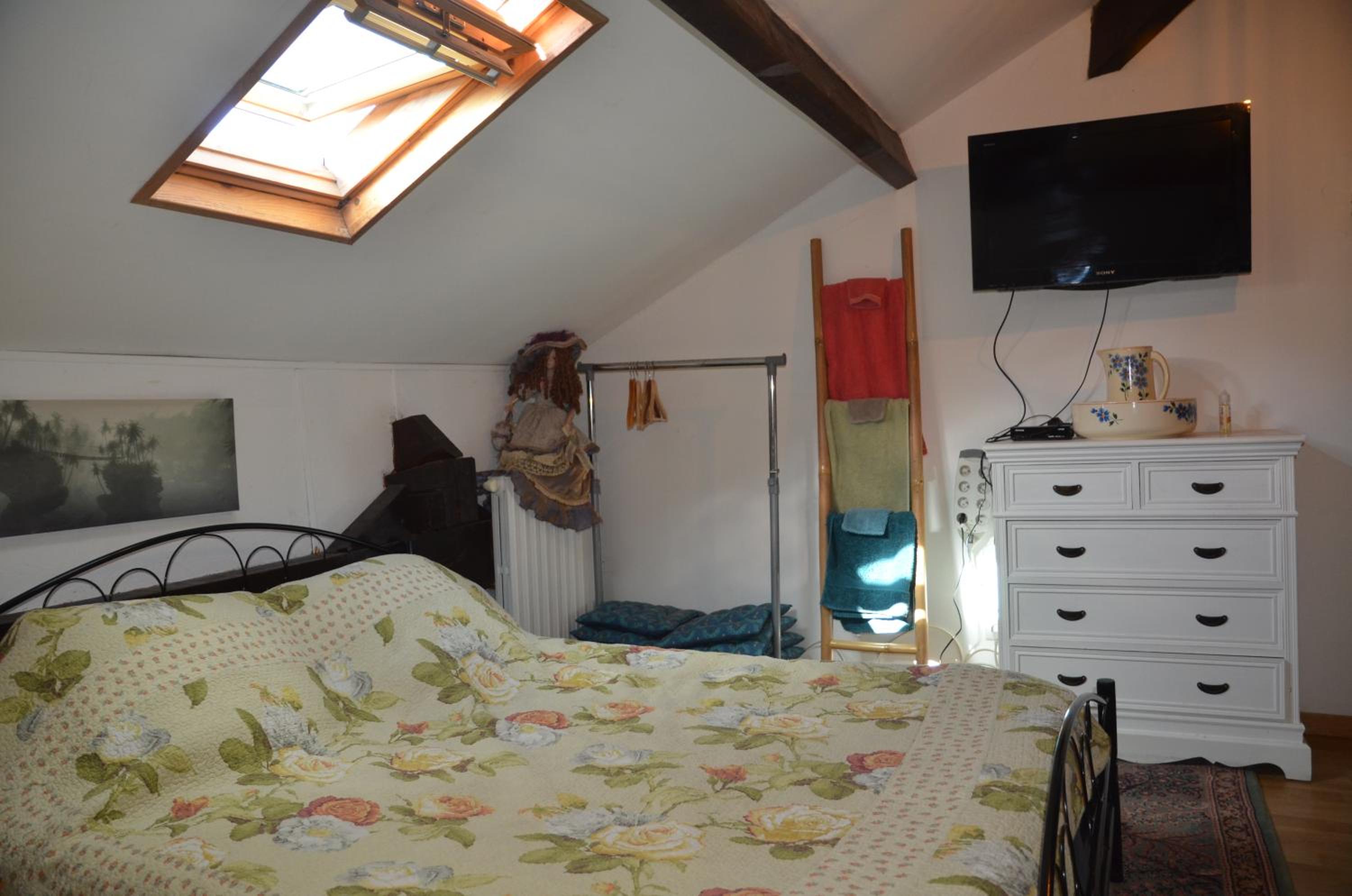 Deluxe Room (2 Adults + 1 Child) - Photo 37