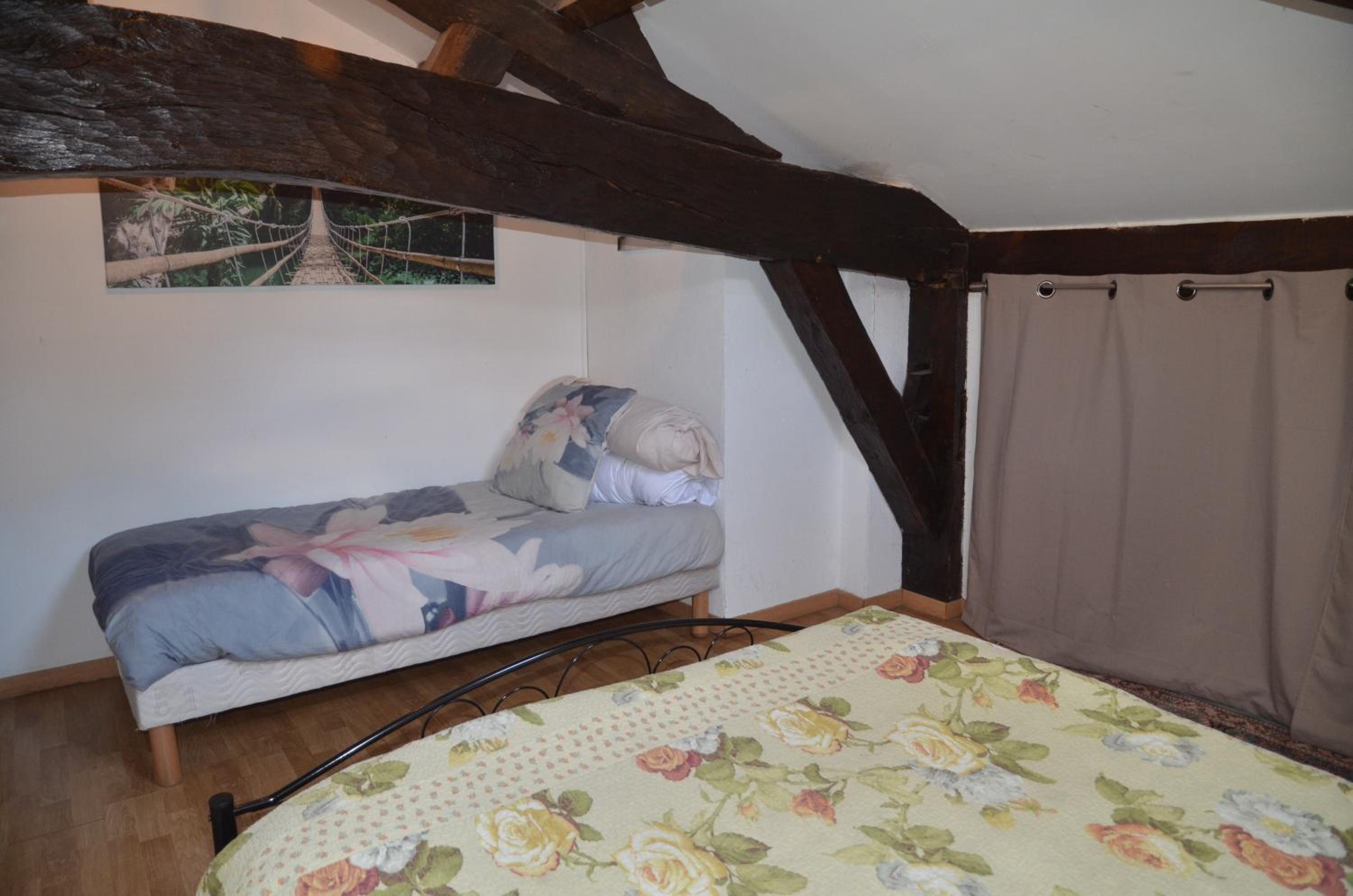 Deluxe Room (2 Adults + 1 Child) - Photo 41