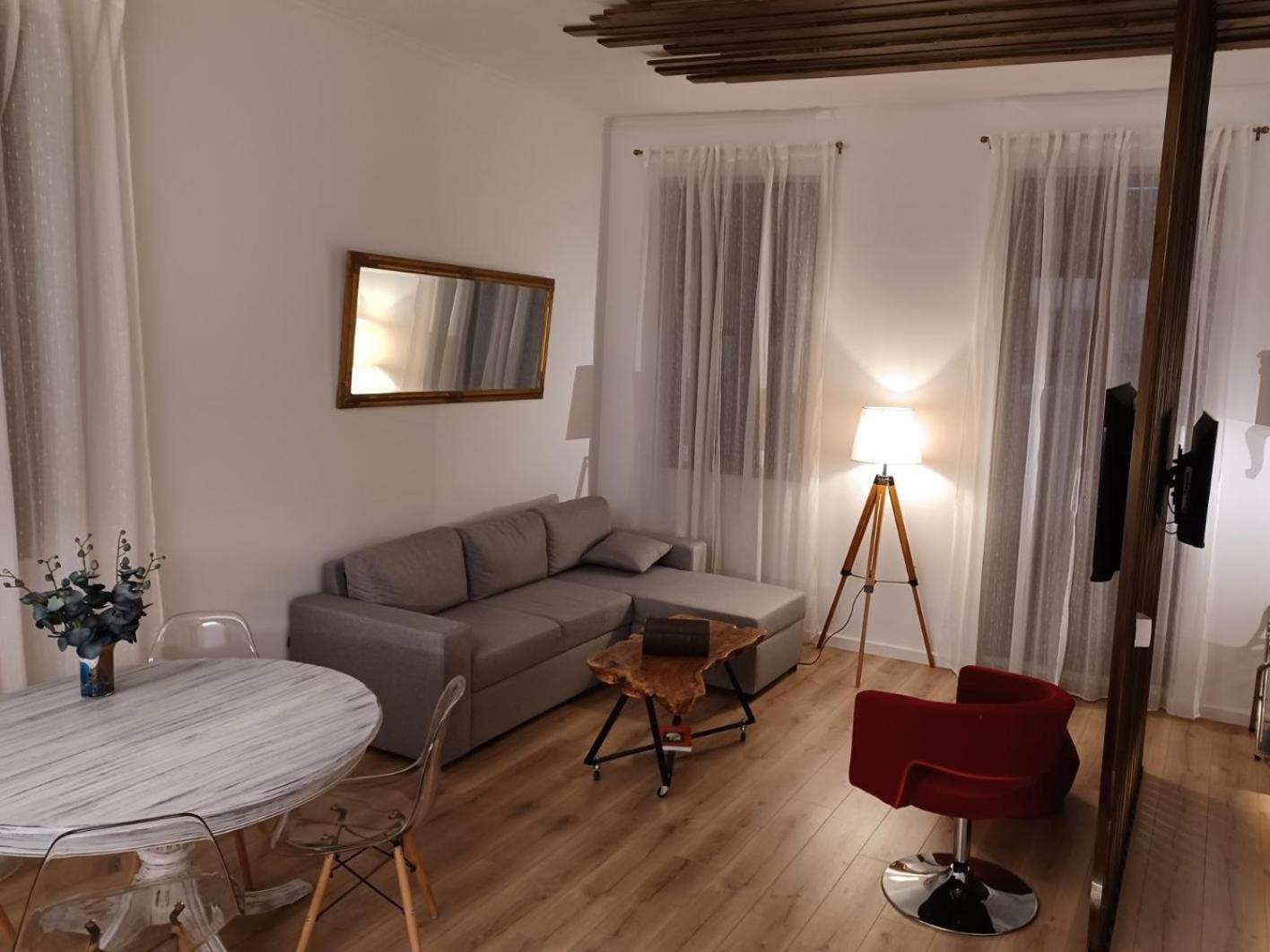 Studio Apartment - Photo 38