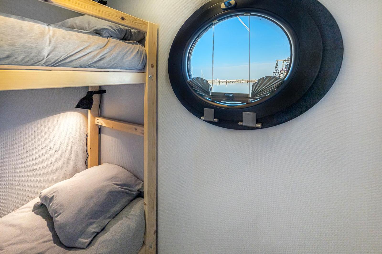 Two Cabin Boat - Photo 25