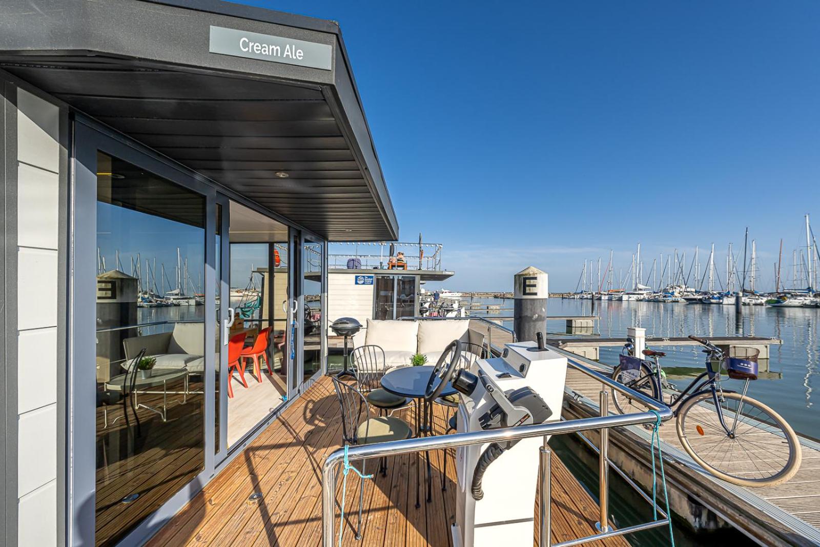 Two Cabin Boat - Photo 28