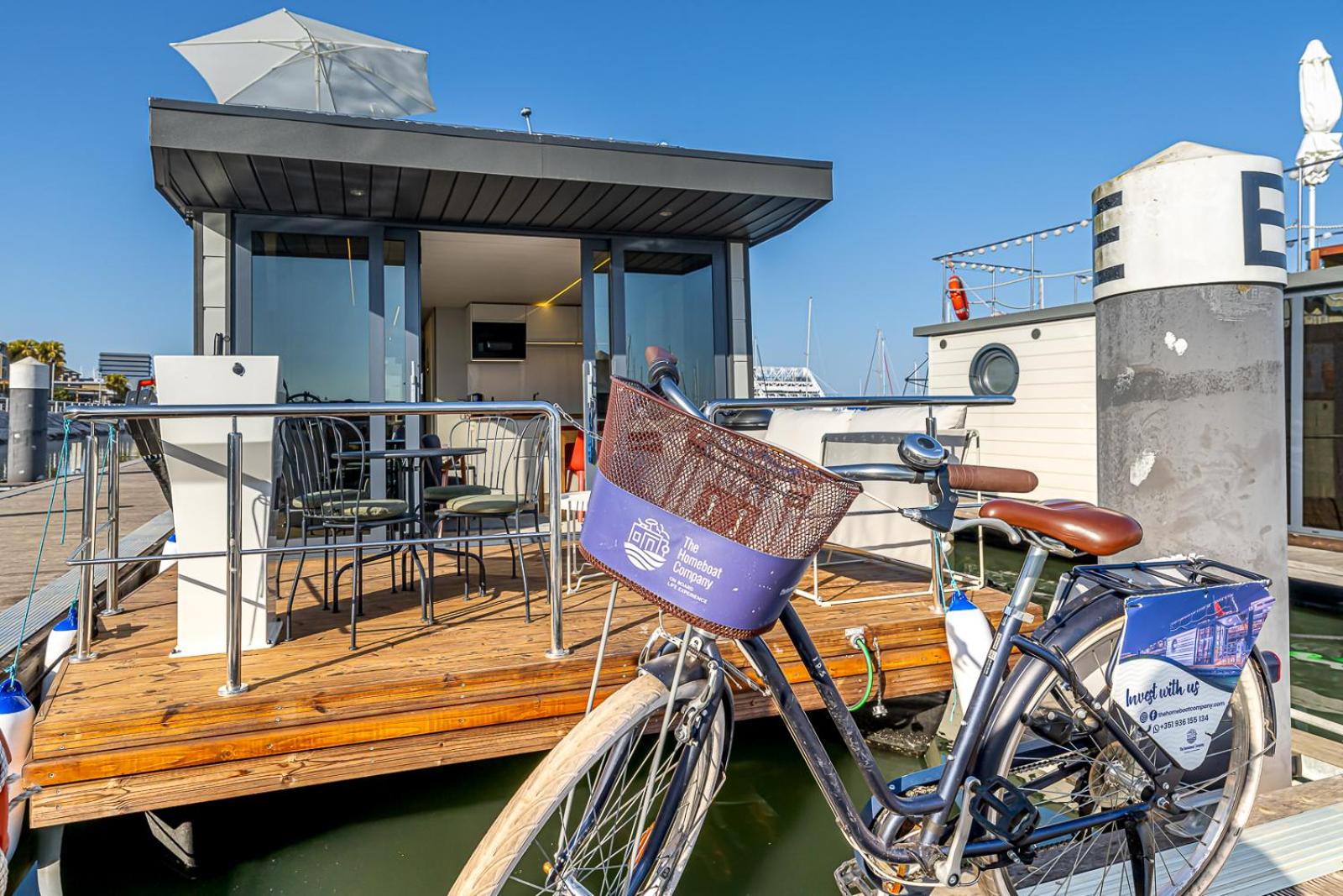 Two Cabin Boat - Photo 35