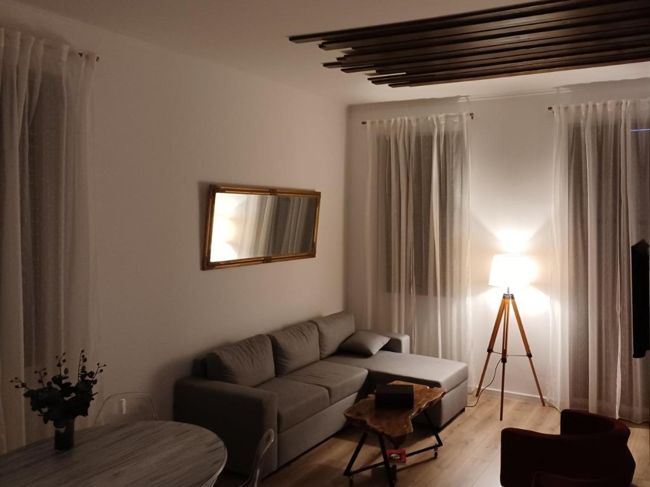 Studio Apartment - Photo 40