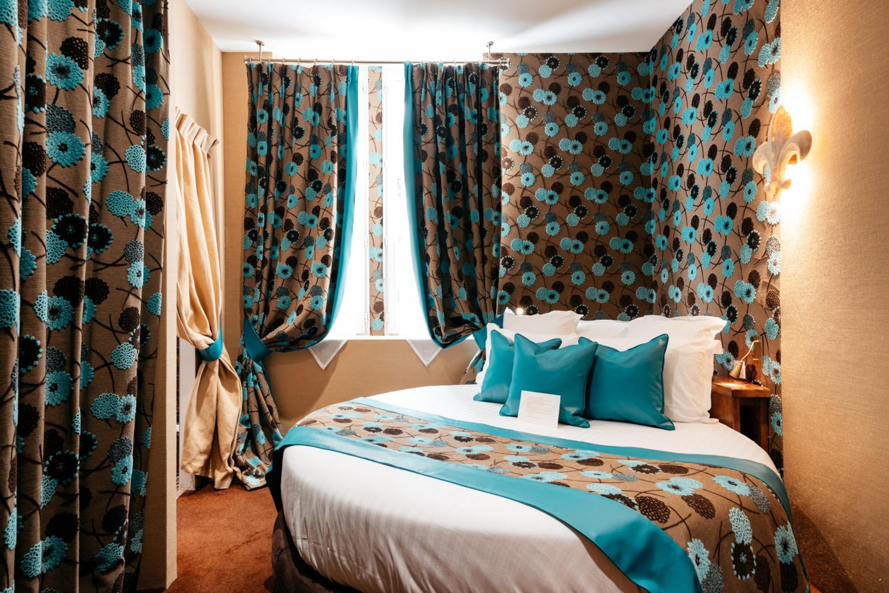 Double Room with Round Bed photo 3