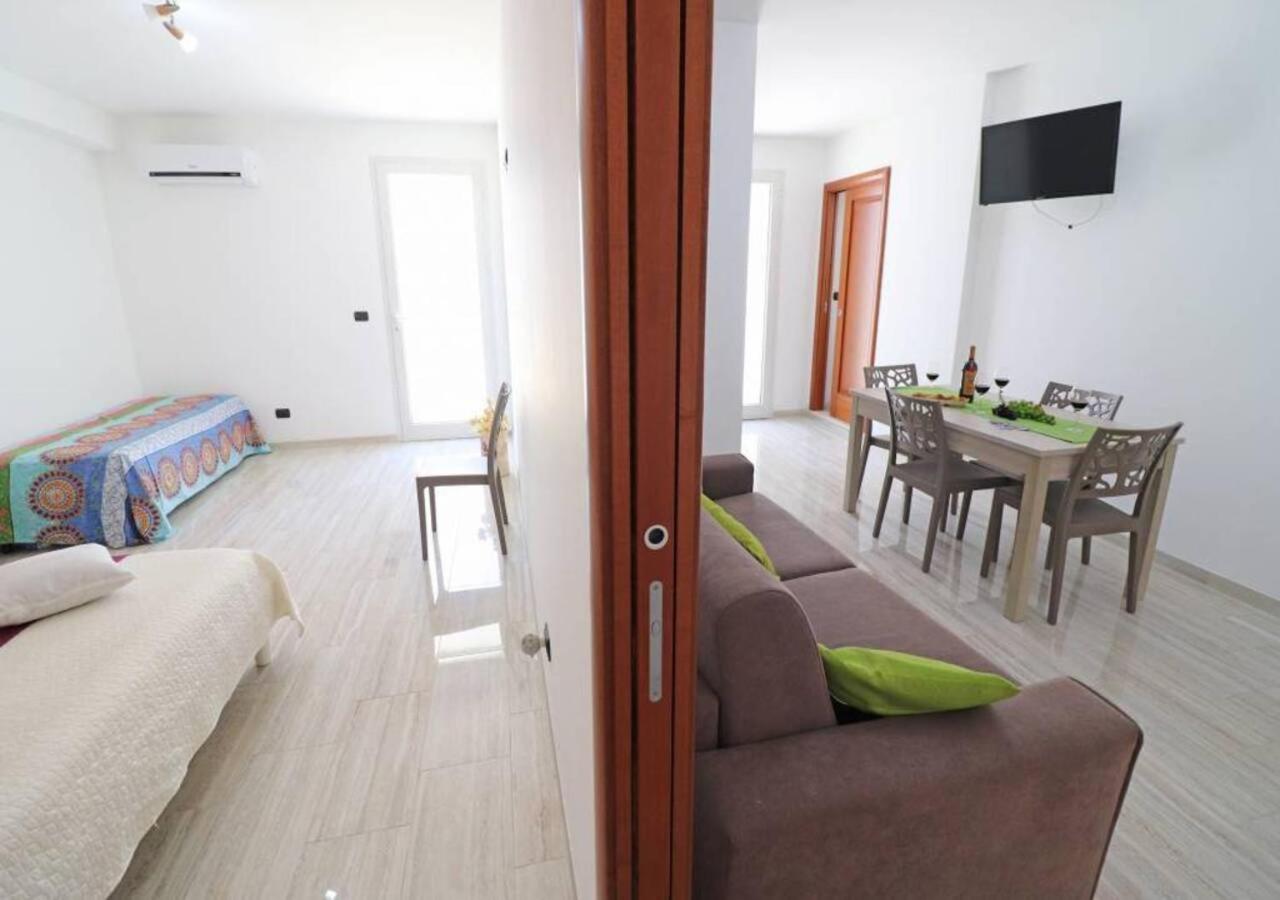 Apartment with Terrace photo 3