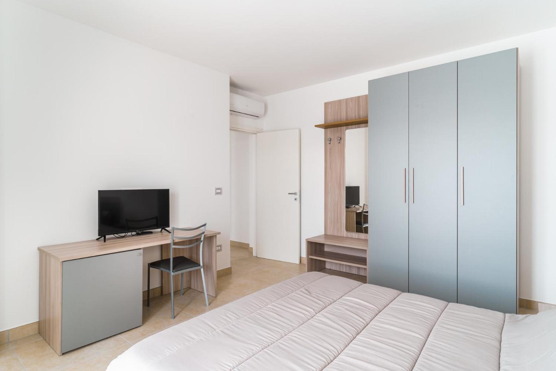 Apartment photo 2
