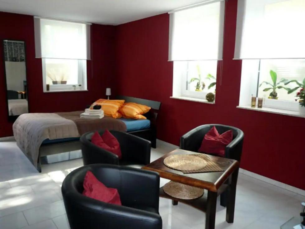One-Bedroom Apartment photo 1