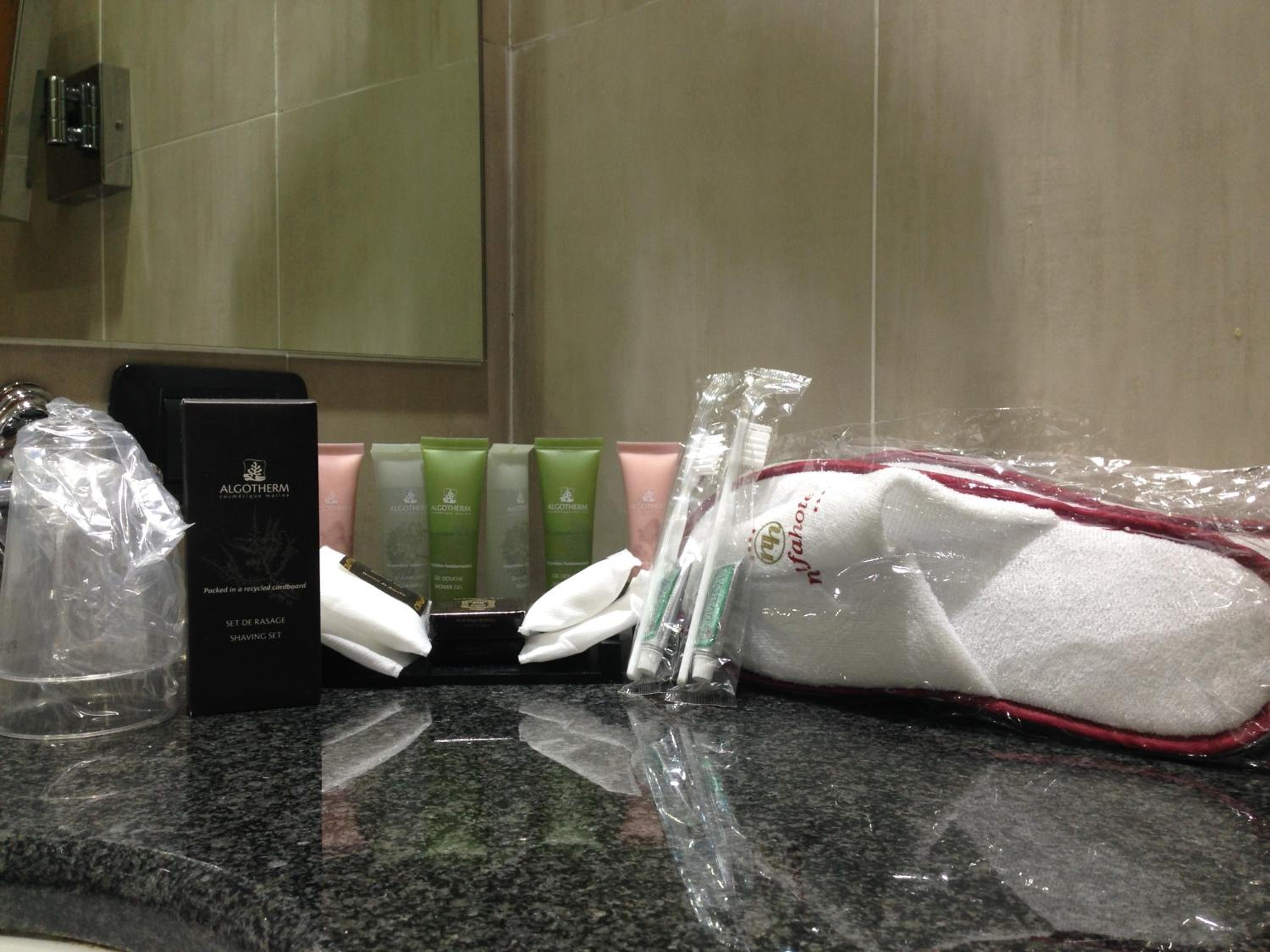 Deluxe Junior Suite - Photo 6
