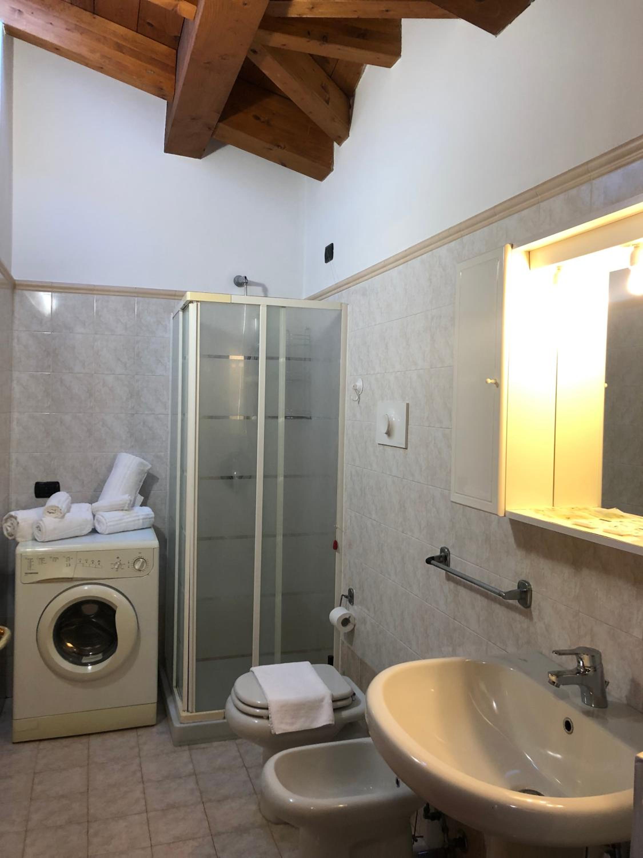 Two-Bedroom Apartment - Photo 9