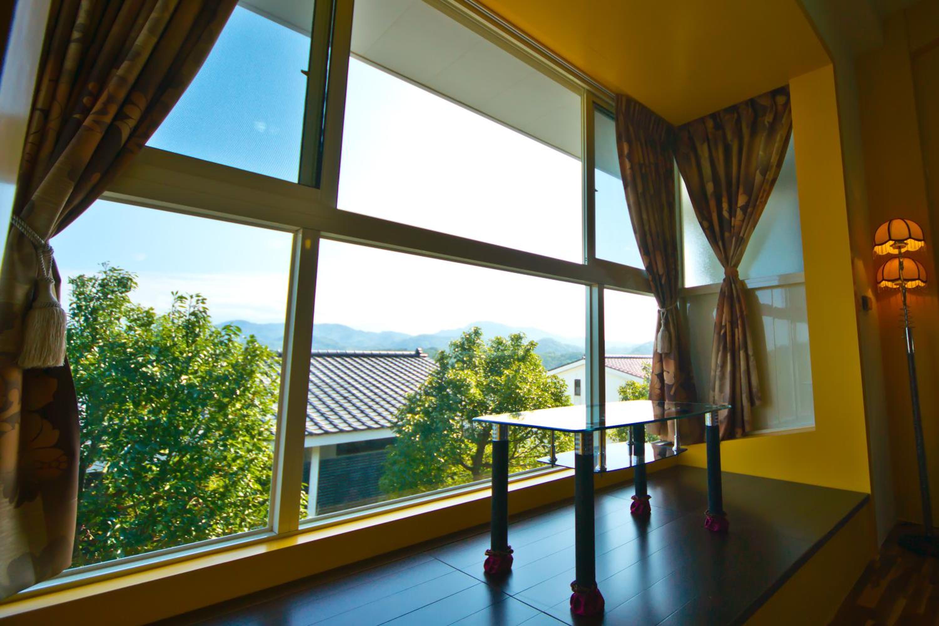 Quadruple Room with Mountain View photo 2