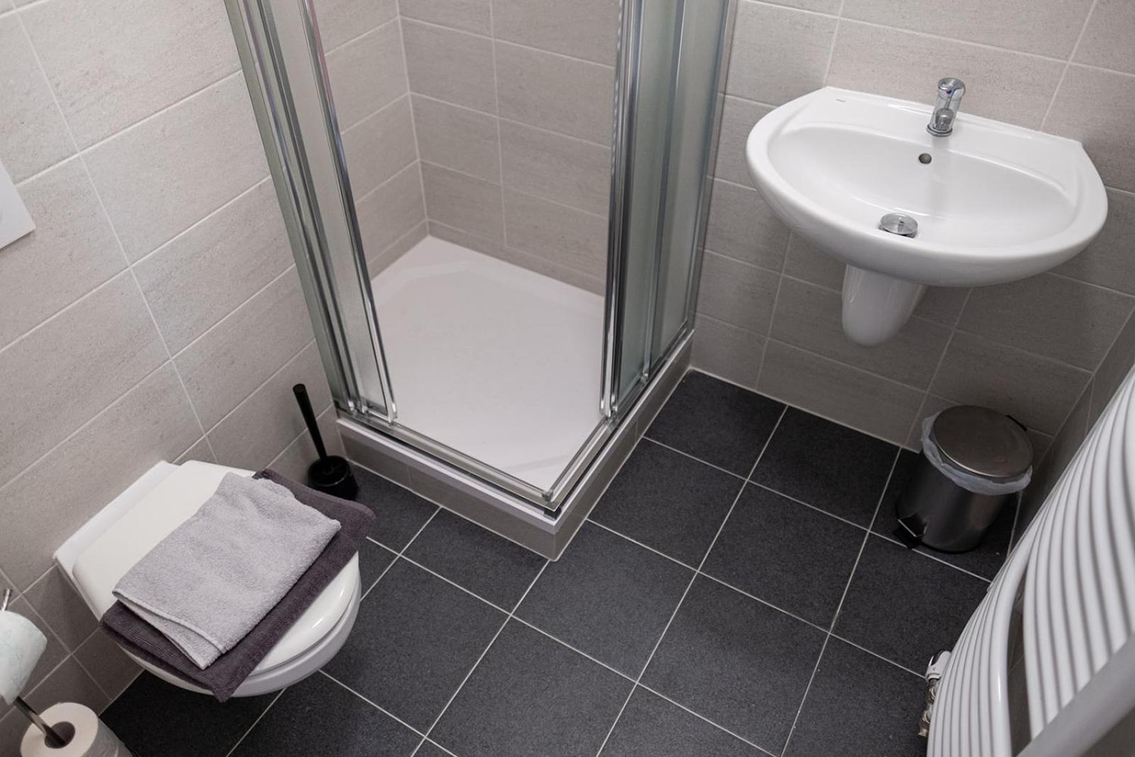 Twin Room with Bathroom photo 3