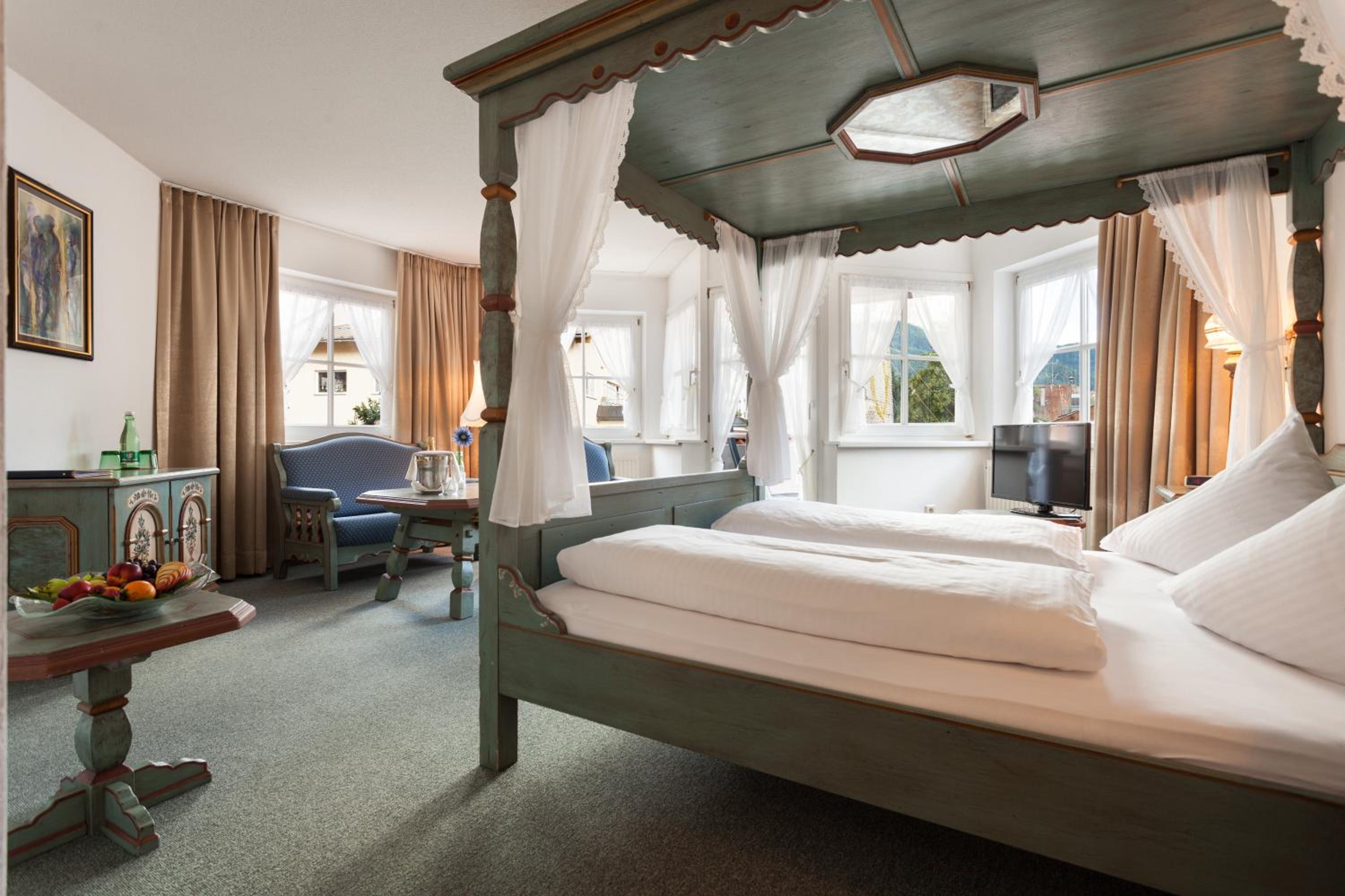 Honeymoon Suite
