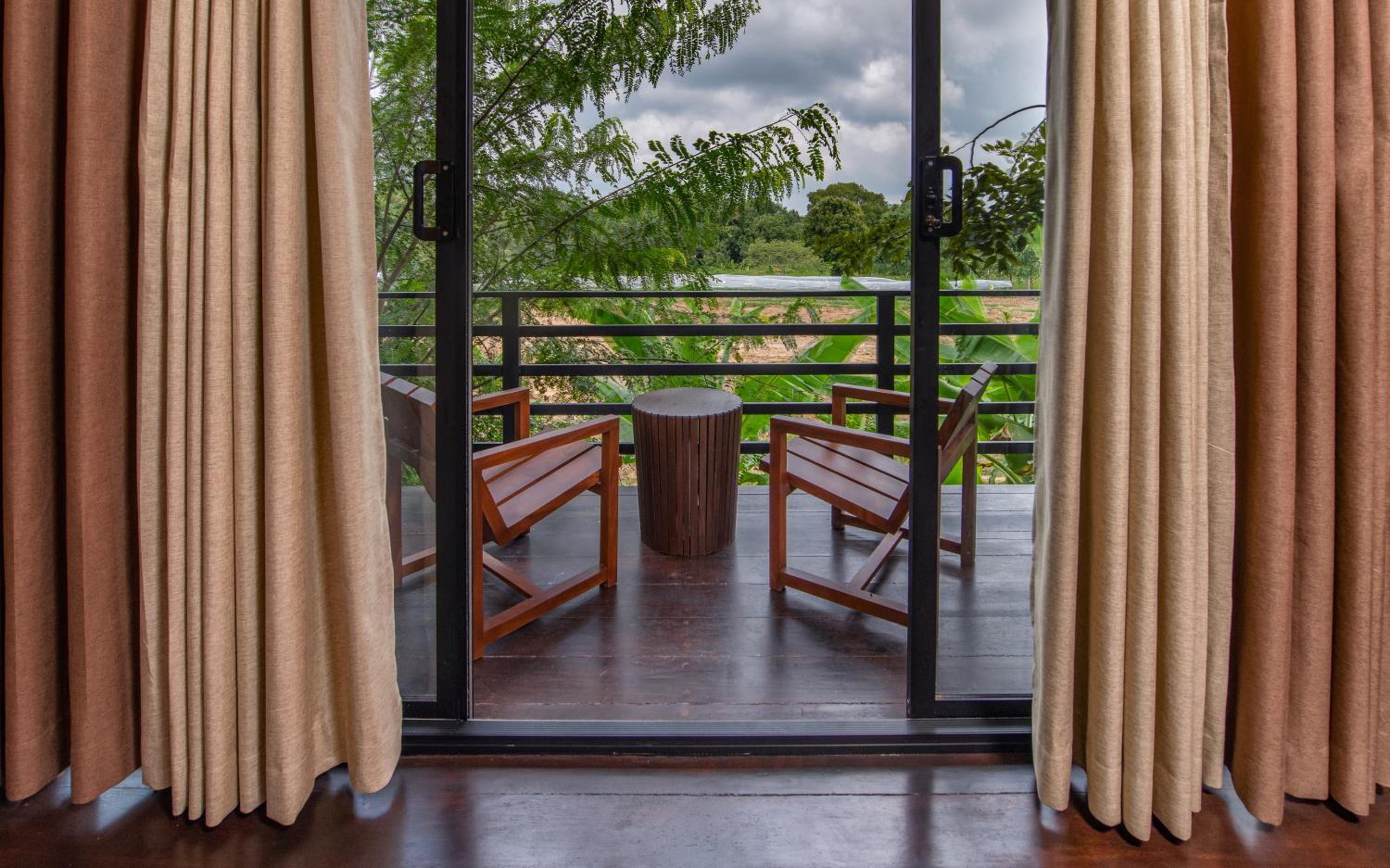 Deluxe Double Room with Balcony photo 3