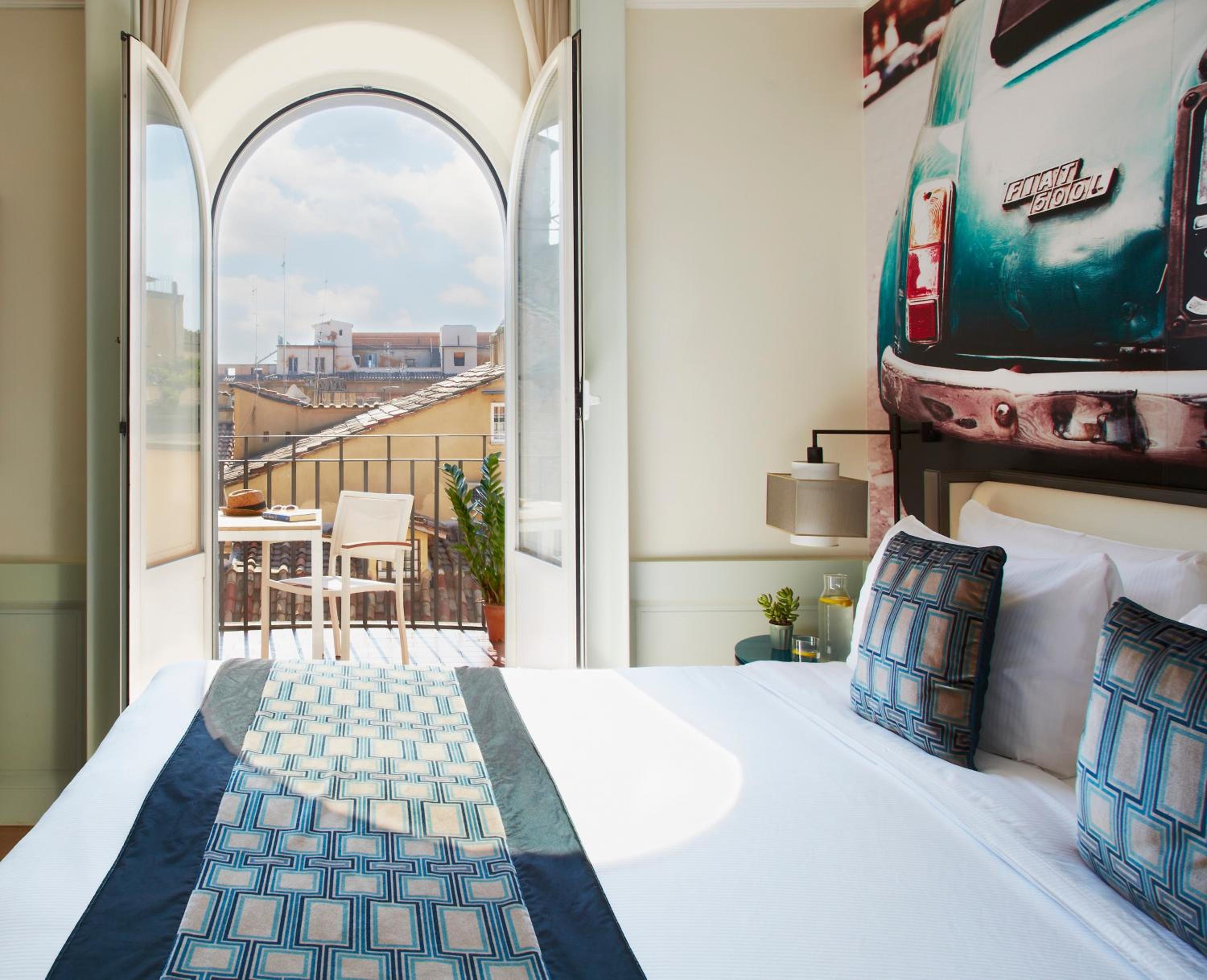 Premium King Room with Balcony thumbnail 5