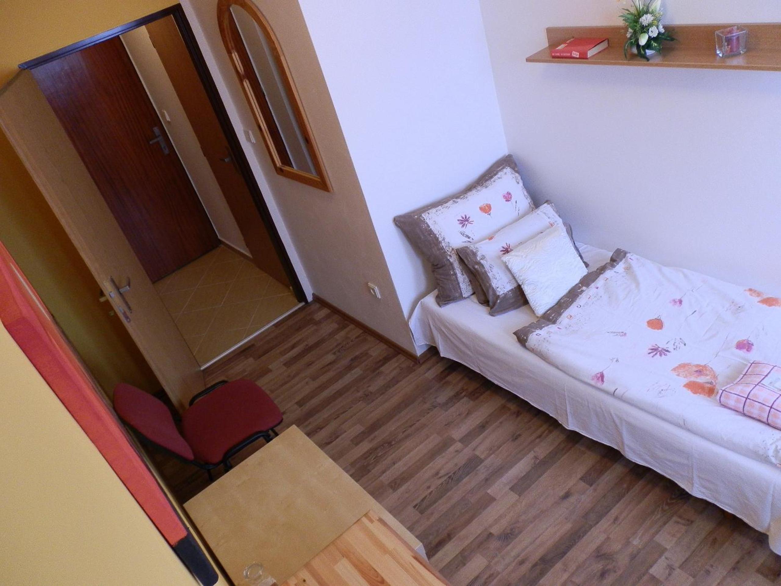 Single Room photo 3