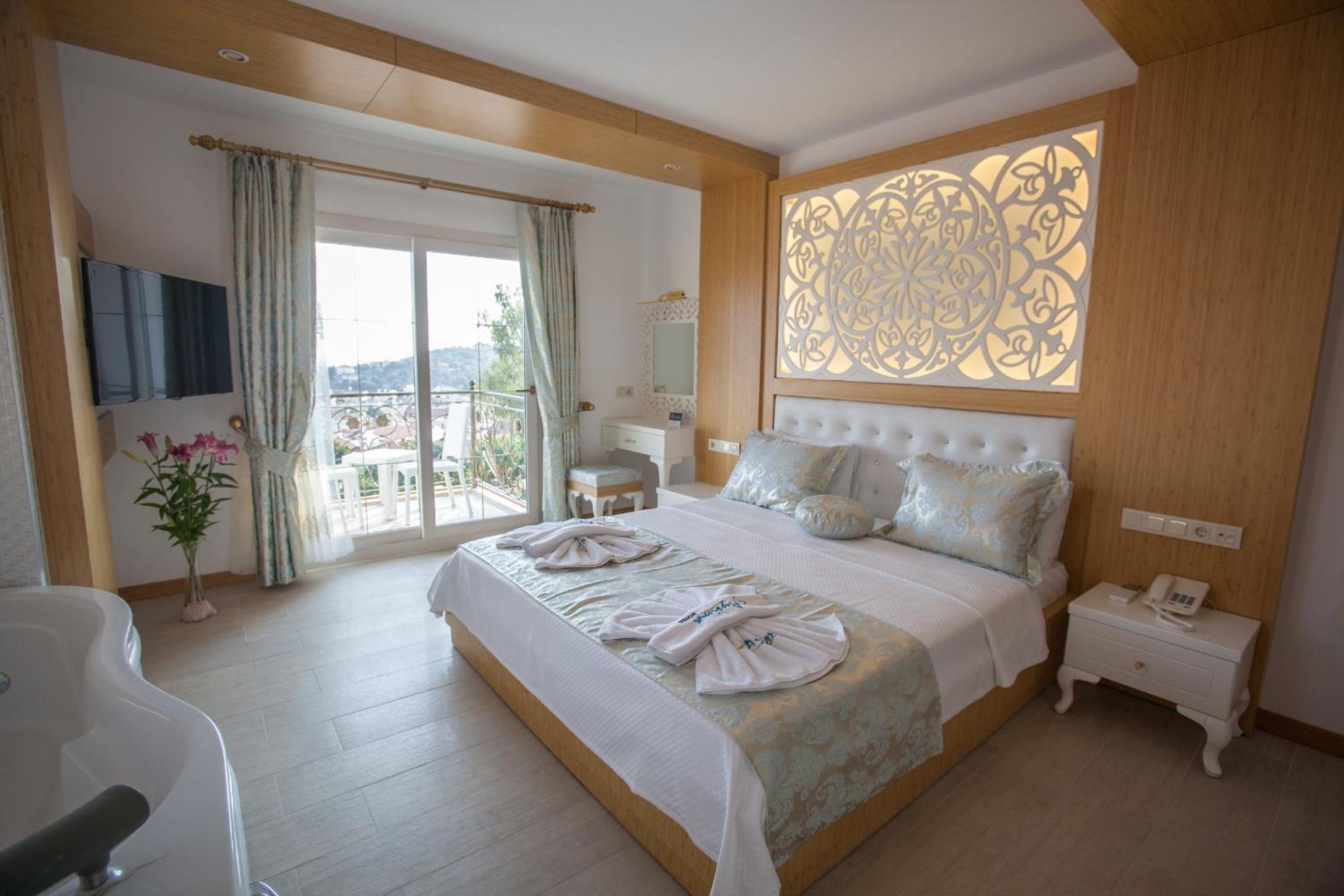 Deluxe Double Room with Spa Bath  photo 3