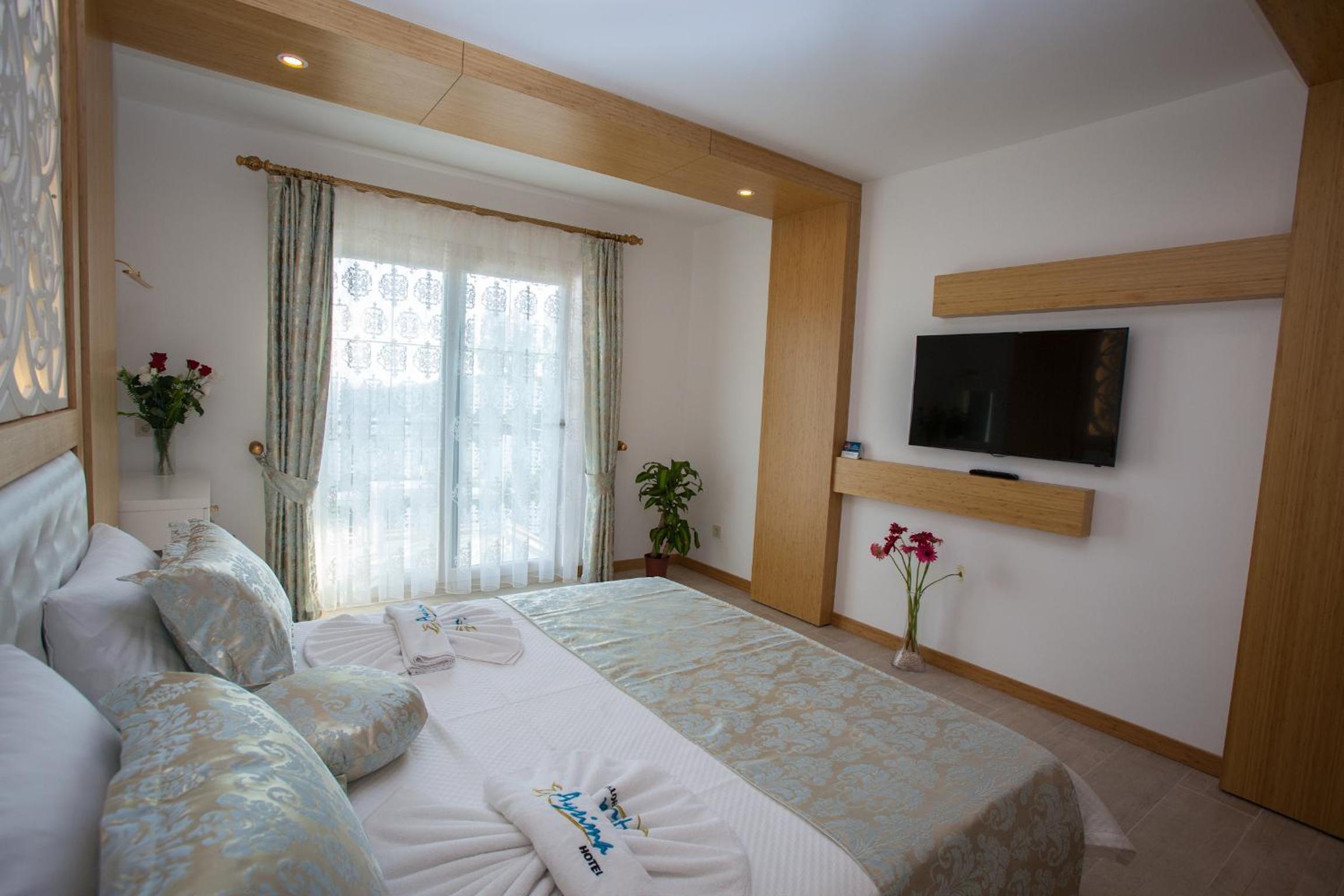 Deluxe Double Room with Sea View photo 3