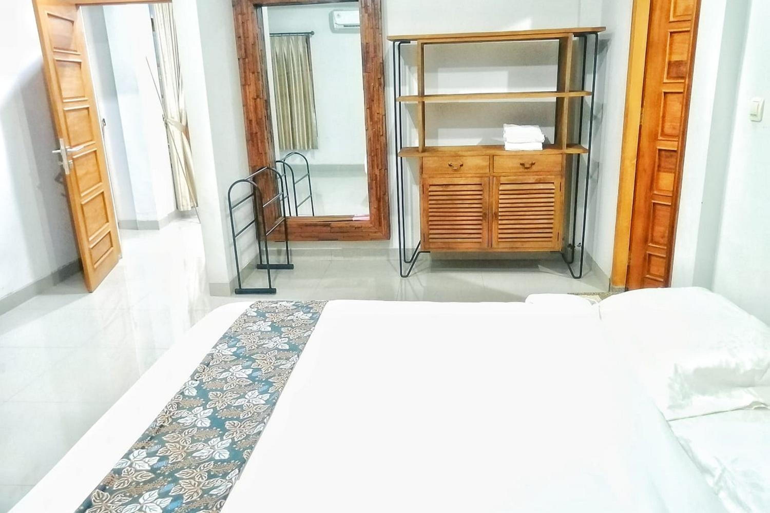Deluxe Room - Photo 7