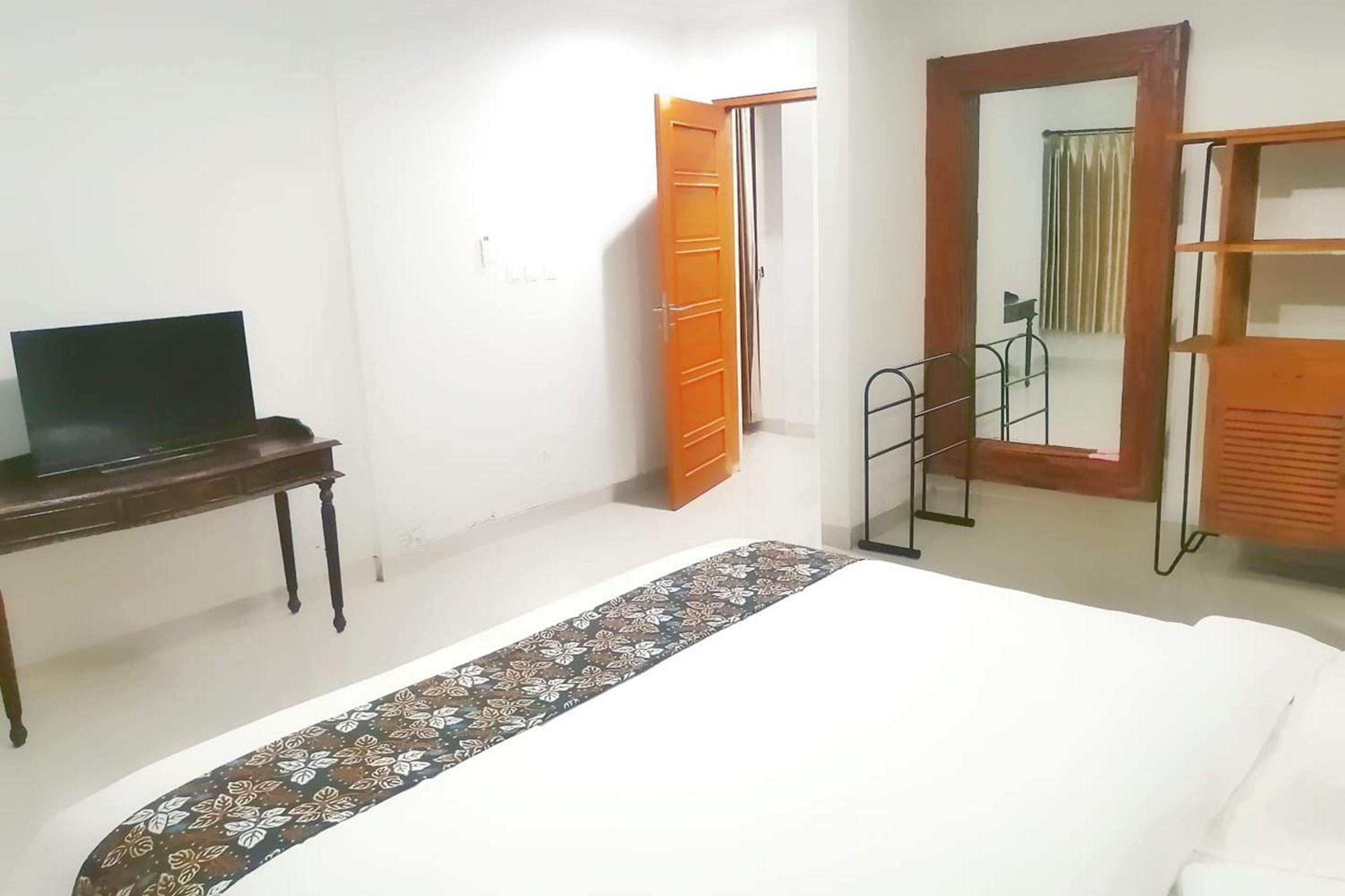Deluxe Room - Photo 1