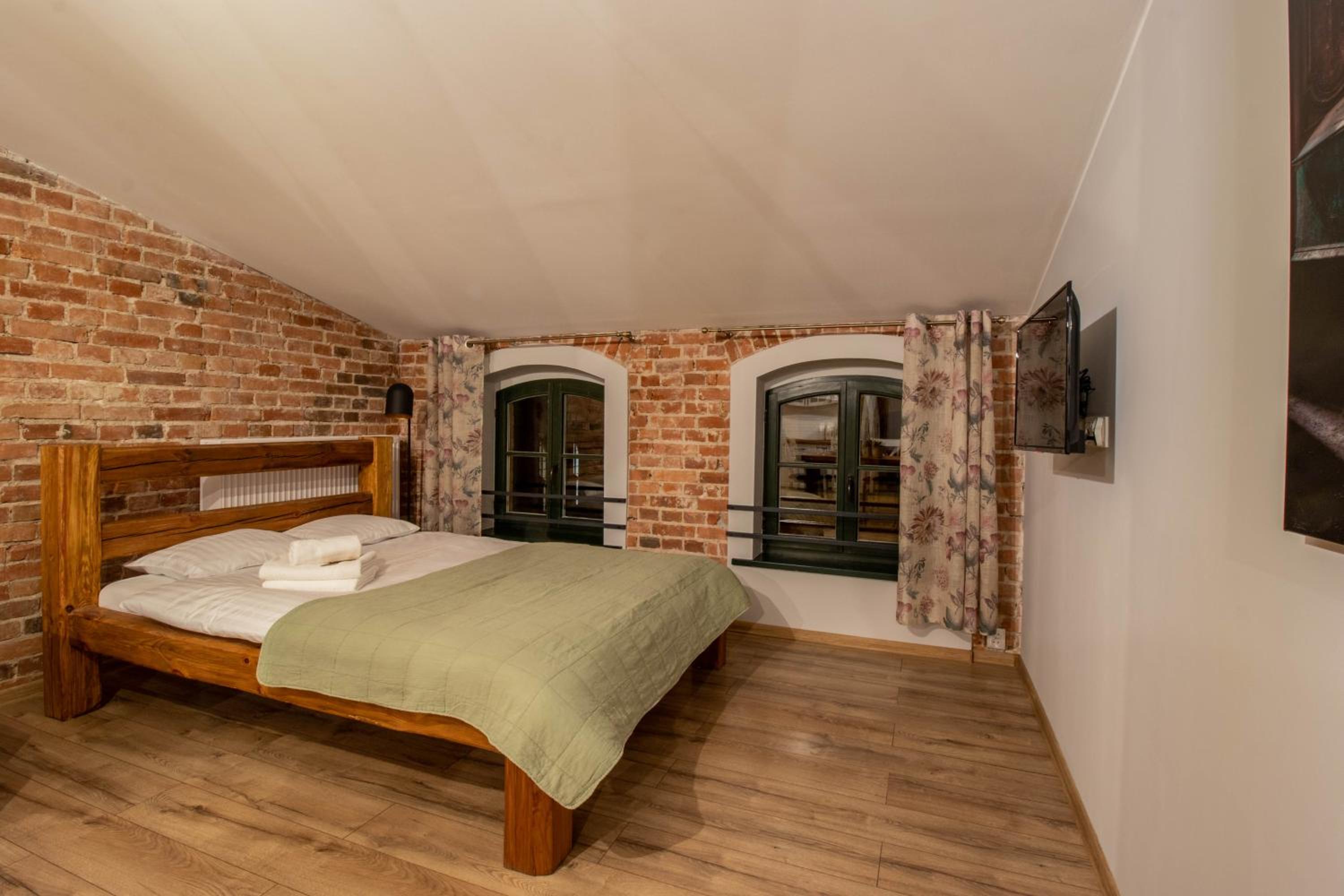 One-Bedroom Apartment - Photo 13