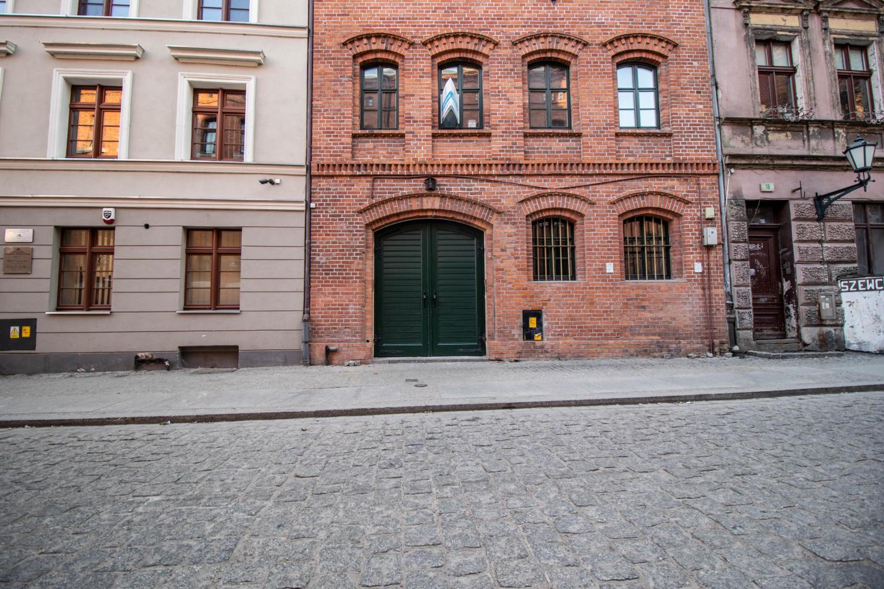 One-Bedroom Apartment - Photo 14