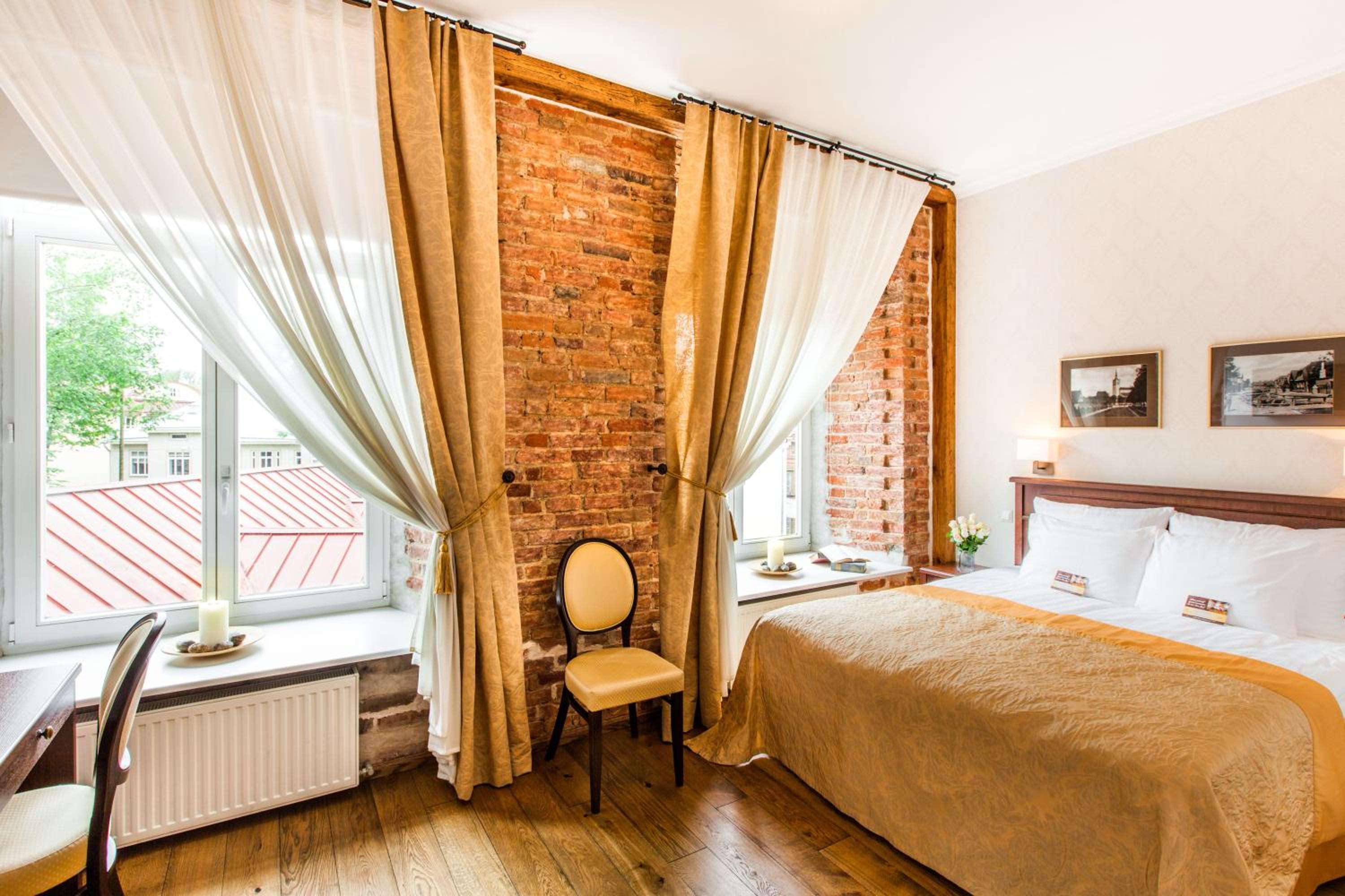 Standard Double or Twin Room - Photo 1