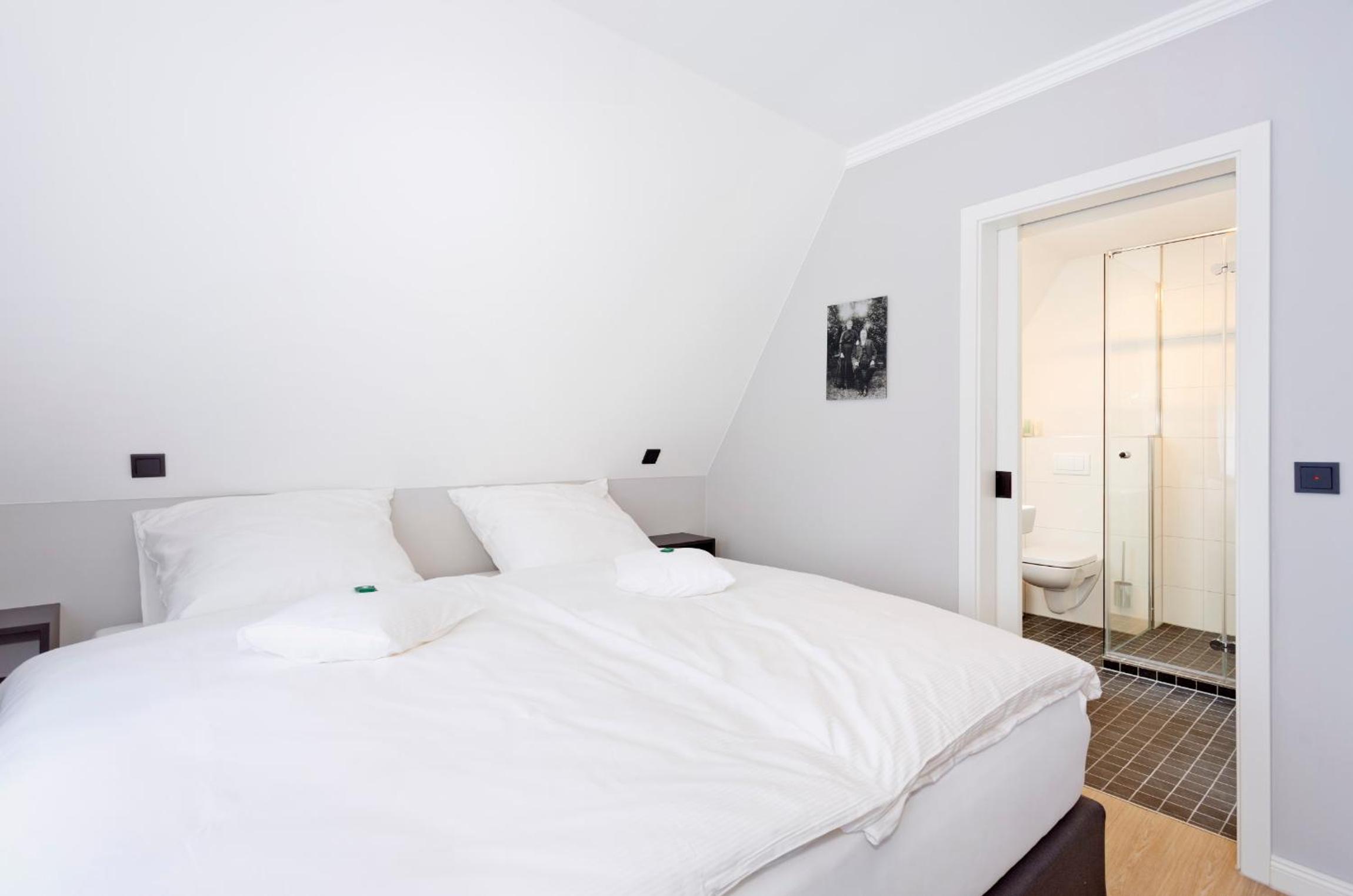 Double Room with Private Bathroom photo 1