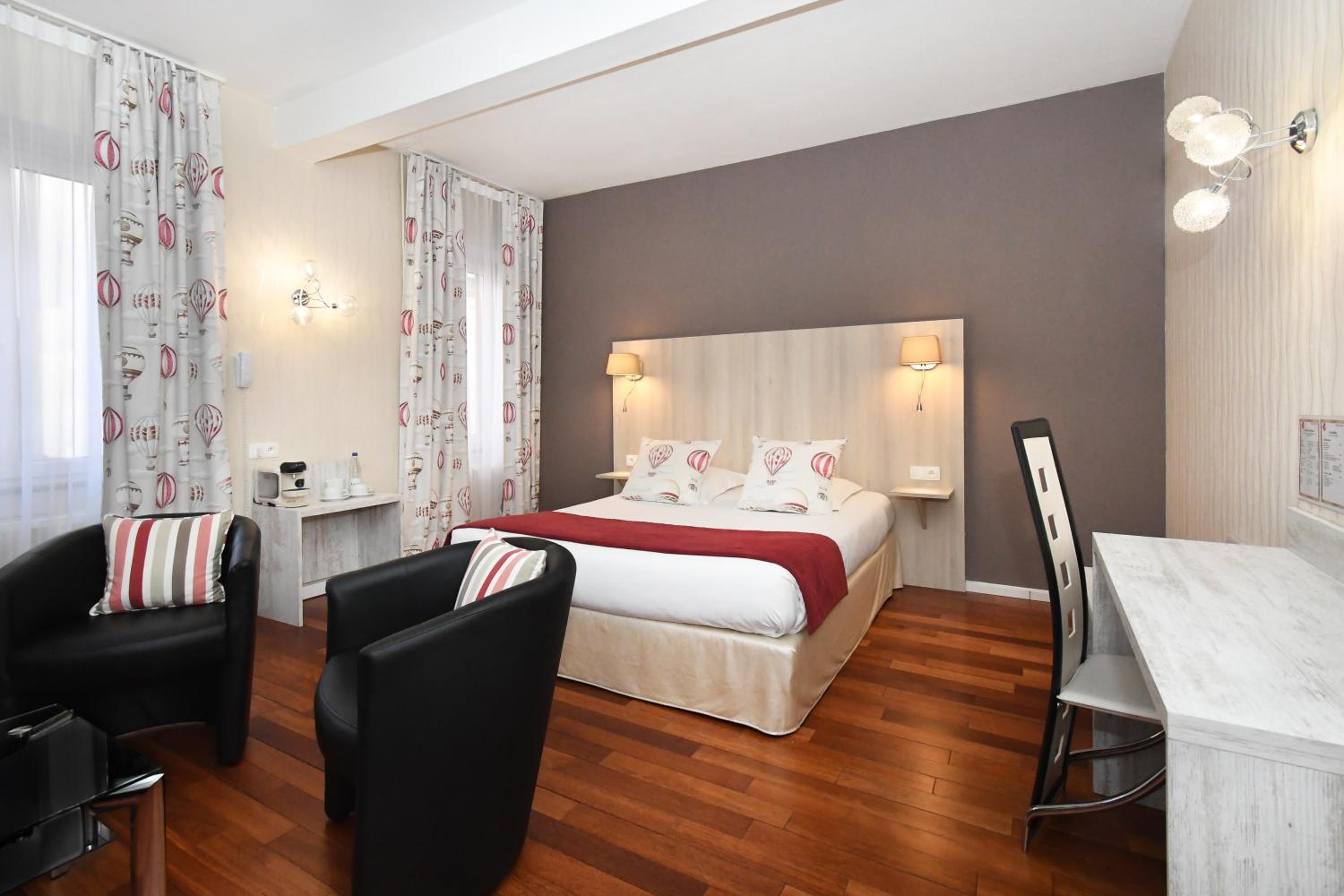 Junior Suite (2 Adults) - Photo 1