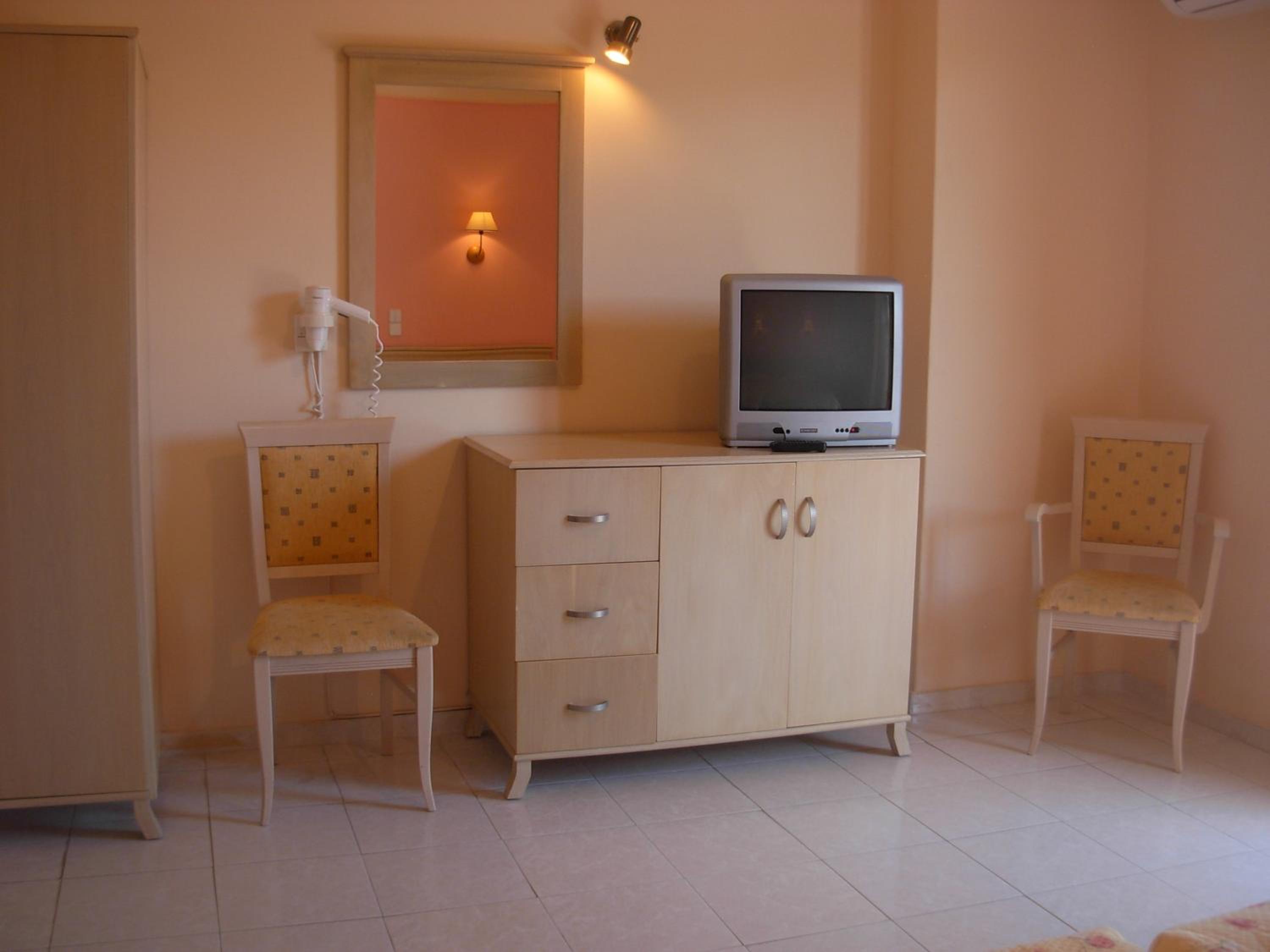 Twin Room - Photo 1