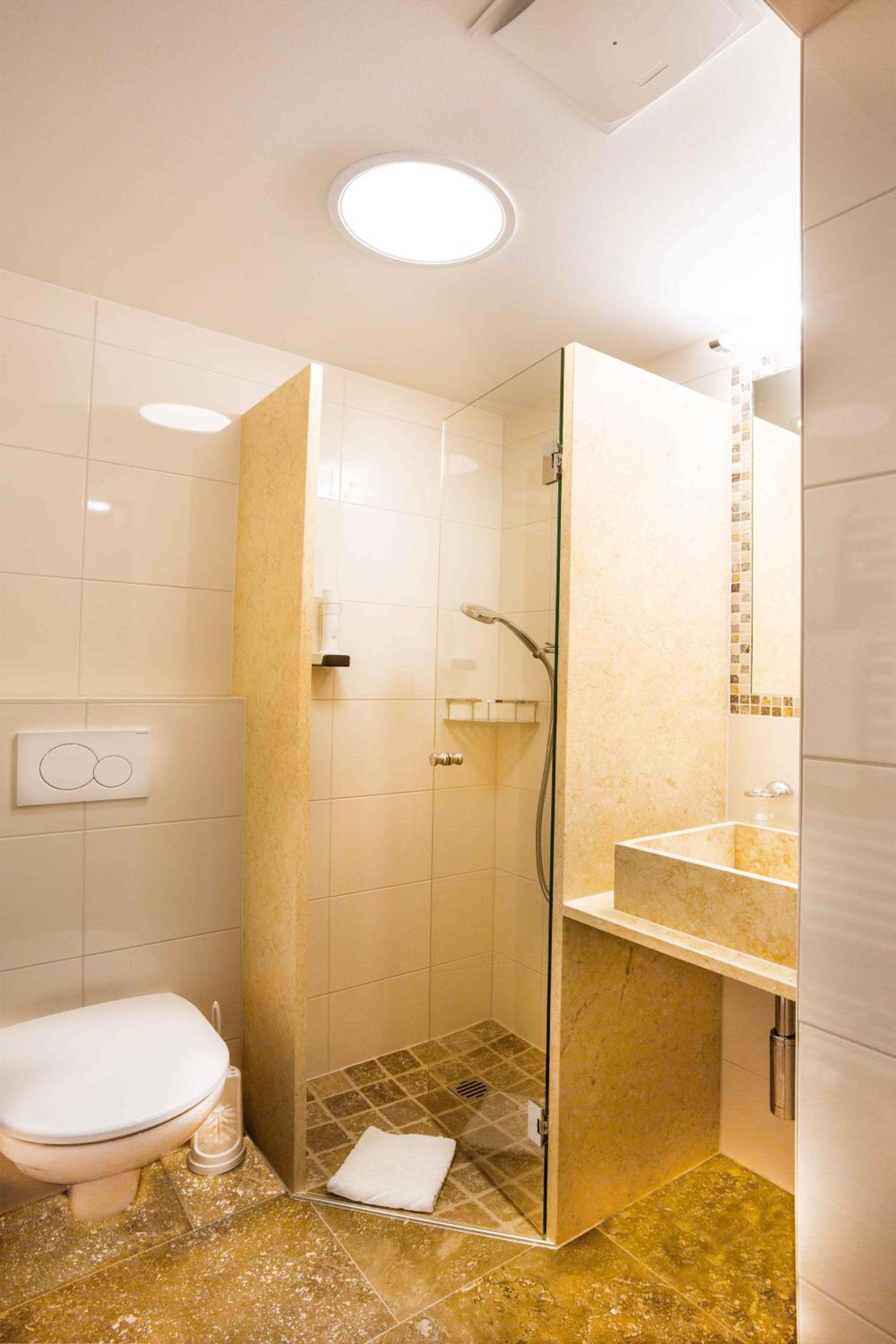 Single Room photo 3