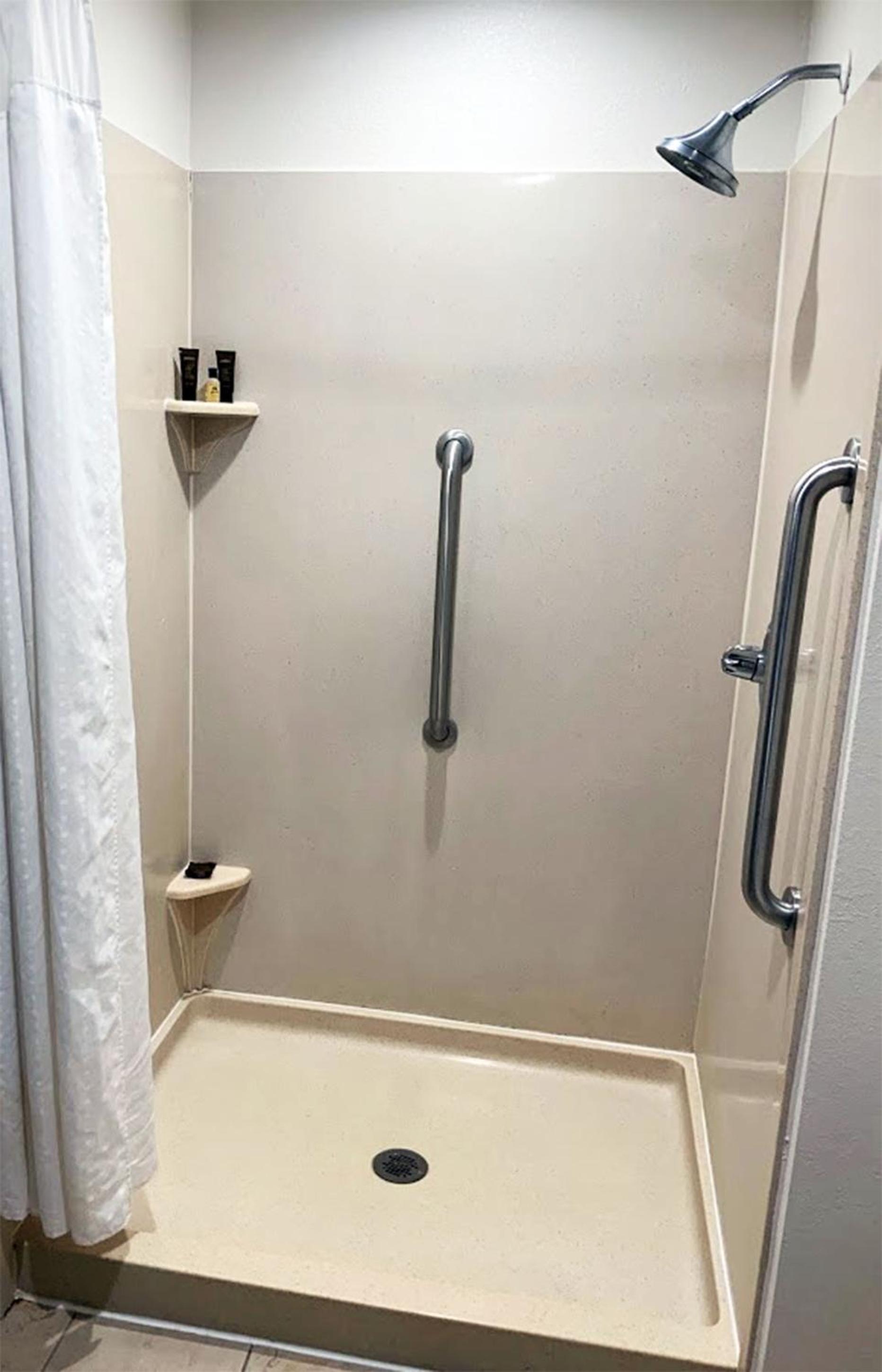 King Room - Non-Smoking - Photo 10