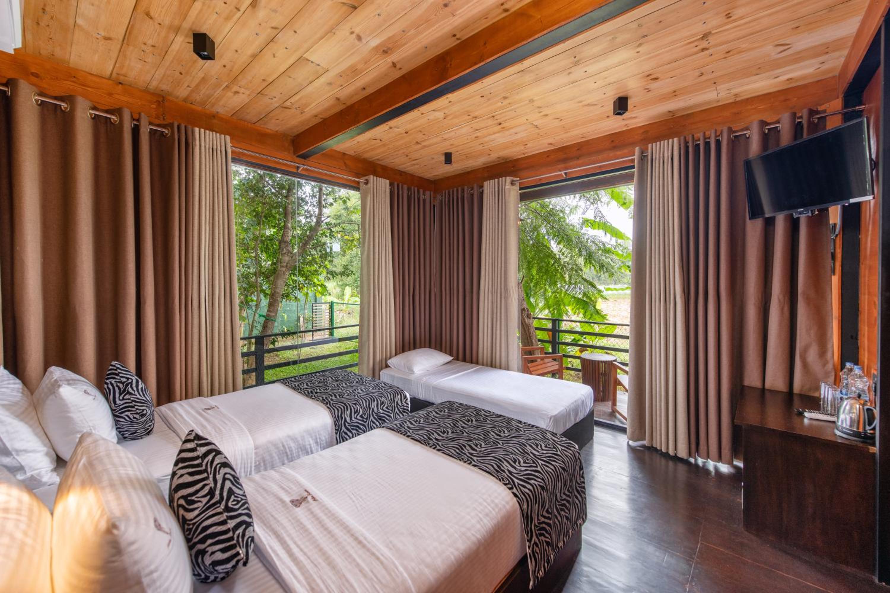 Deluxe Triple Room photo 2