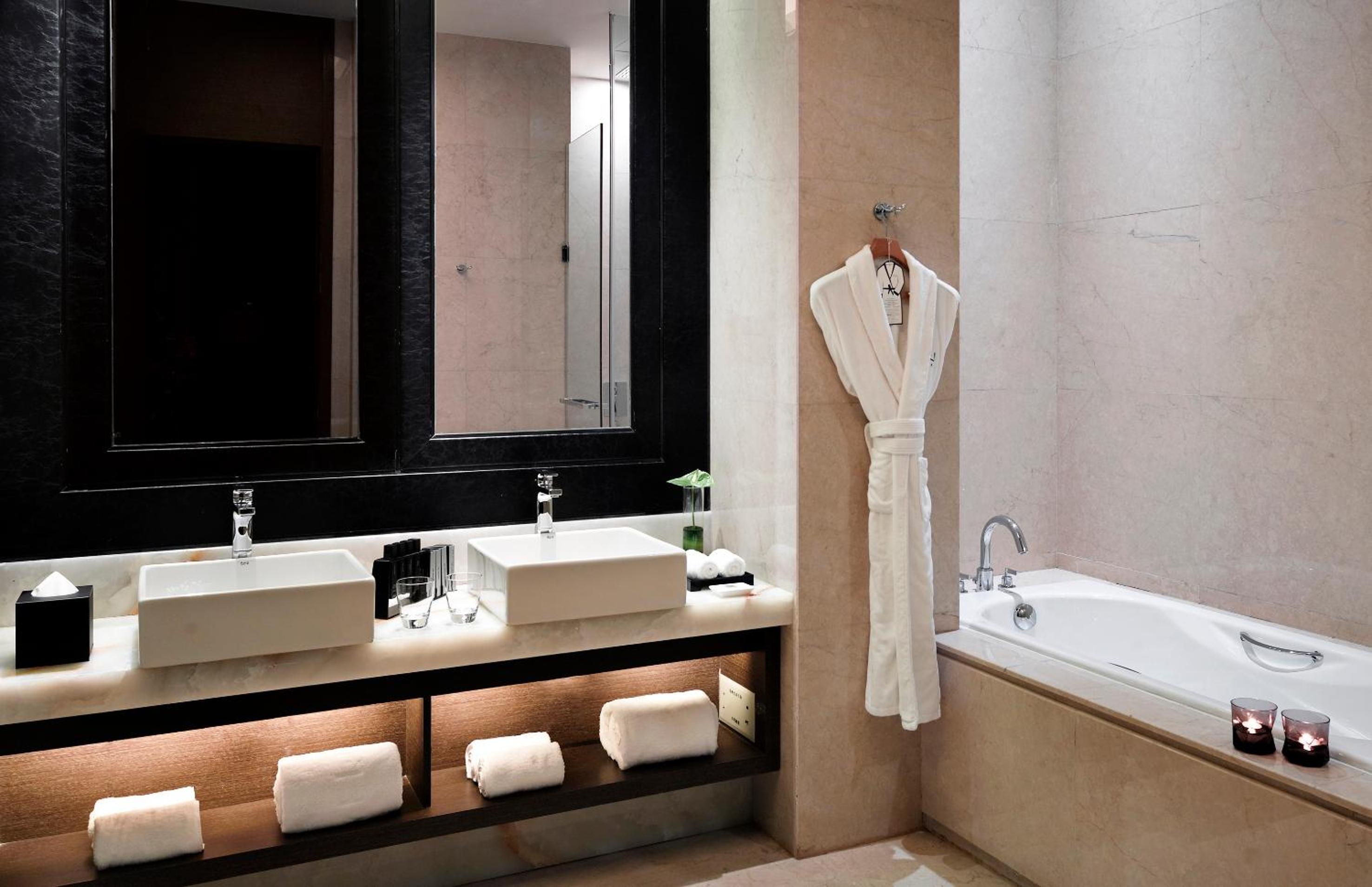 Business Suite The Level photo 3