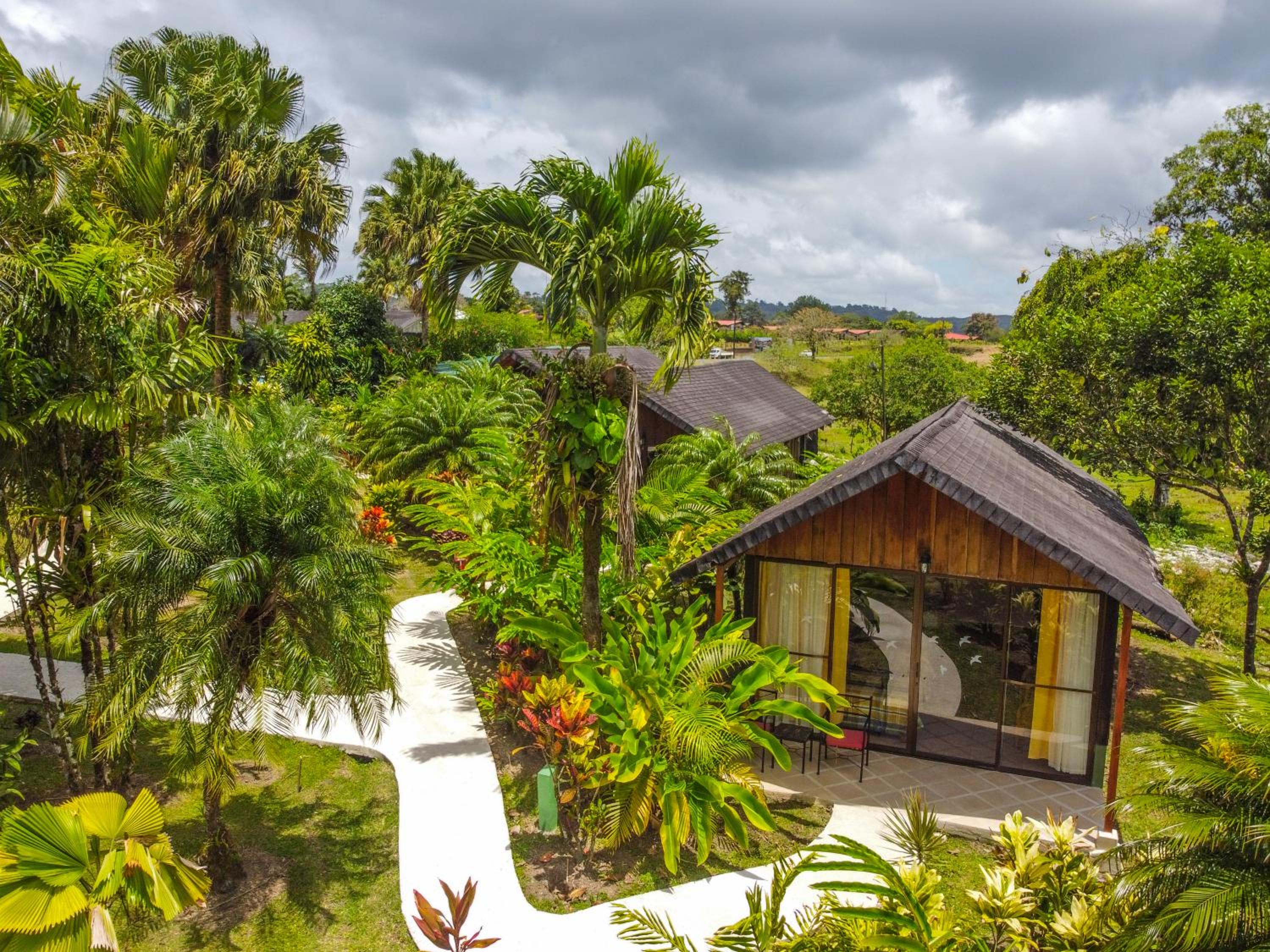 Bungalow with Garden View - Photo 9