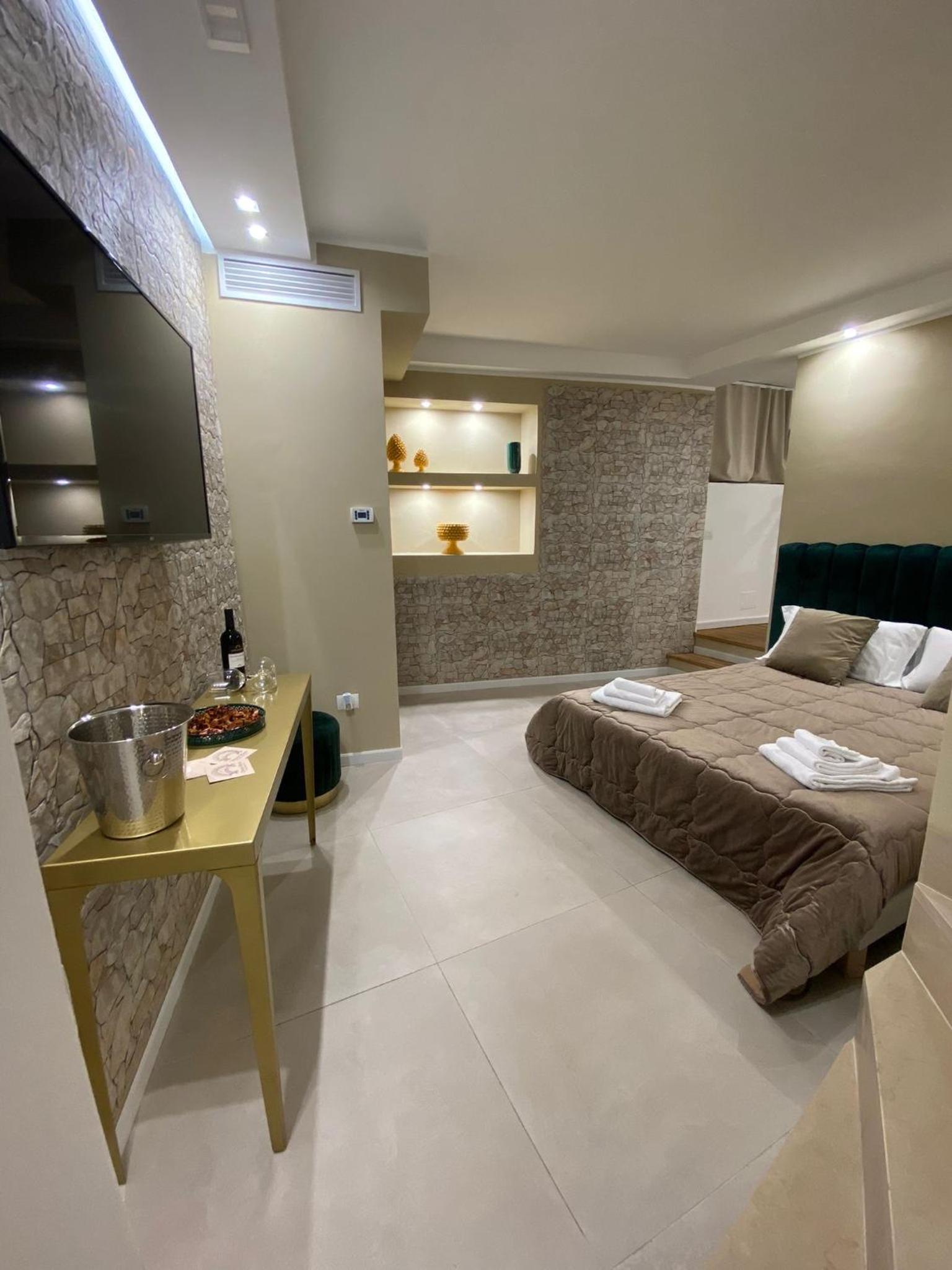King Room with Spa Bath - Photo 1