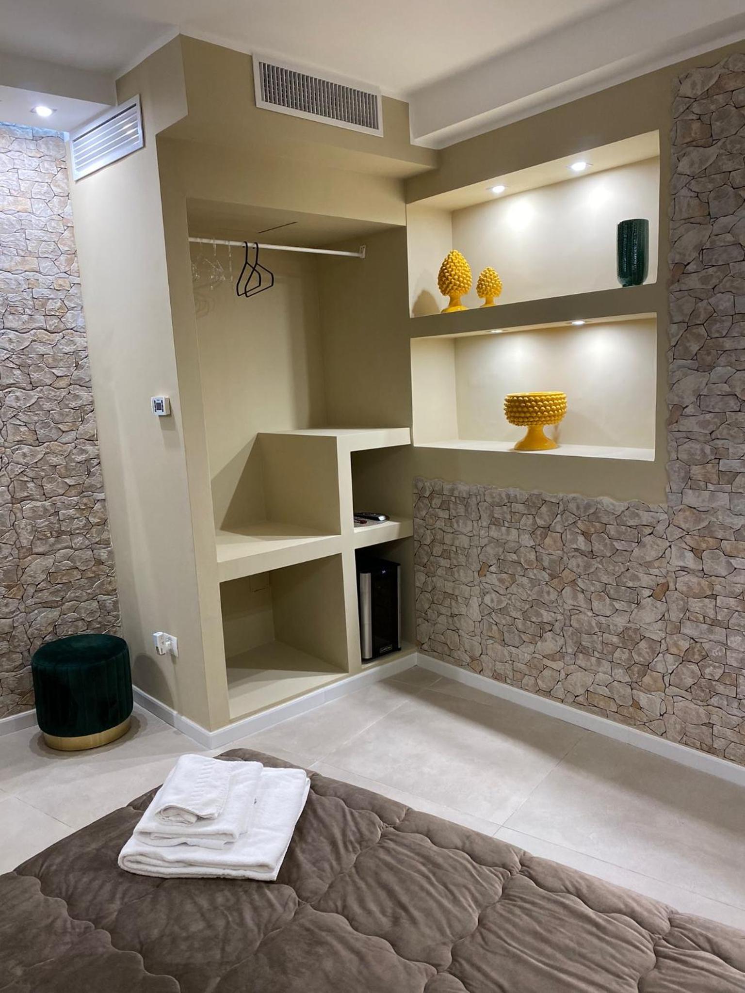 King Room with Spa Bath - Photo 7