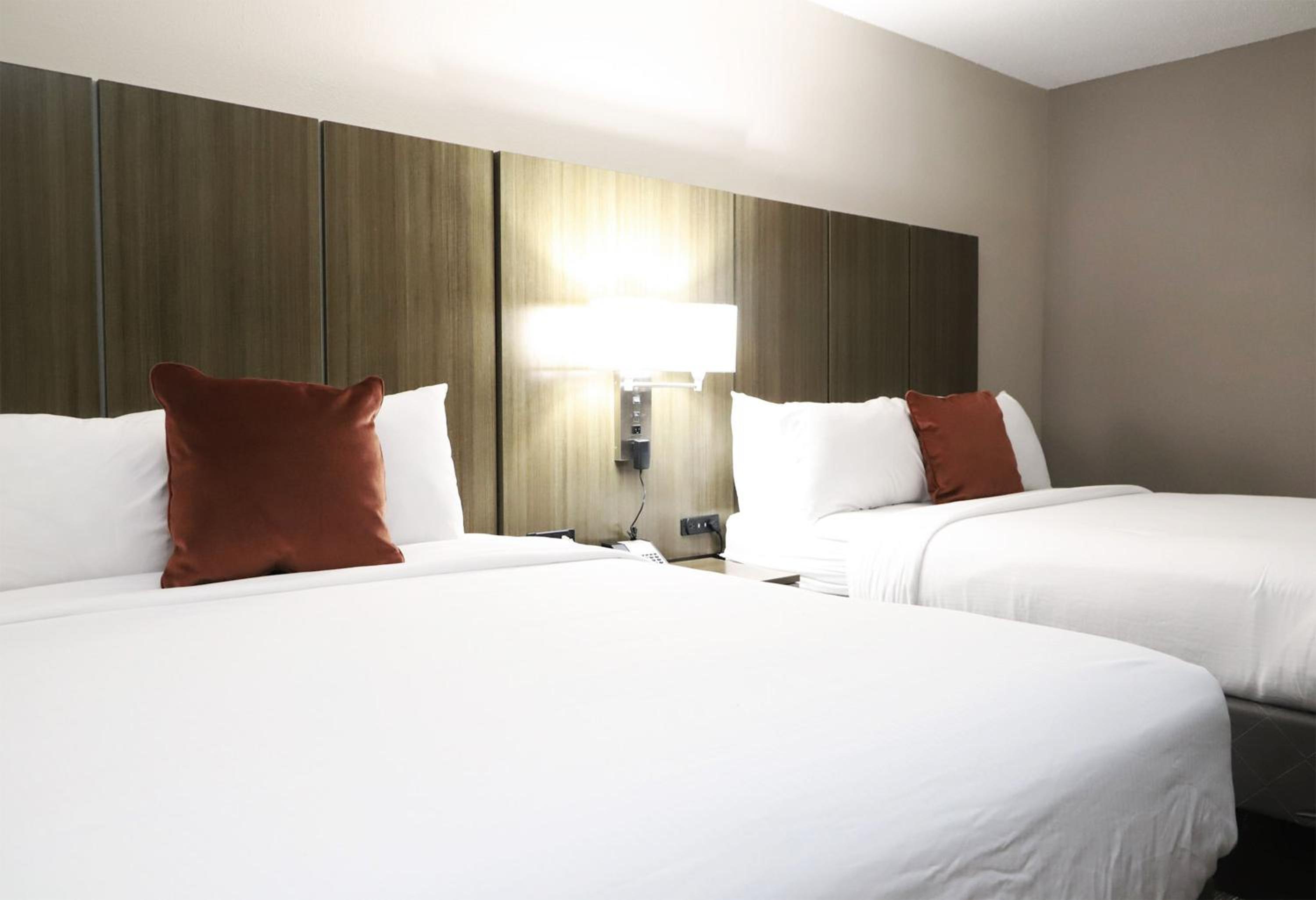 Studio Suite with Two Queen Beds - Non-Smoking - Photo 1
