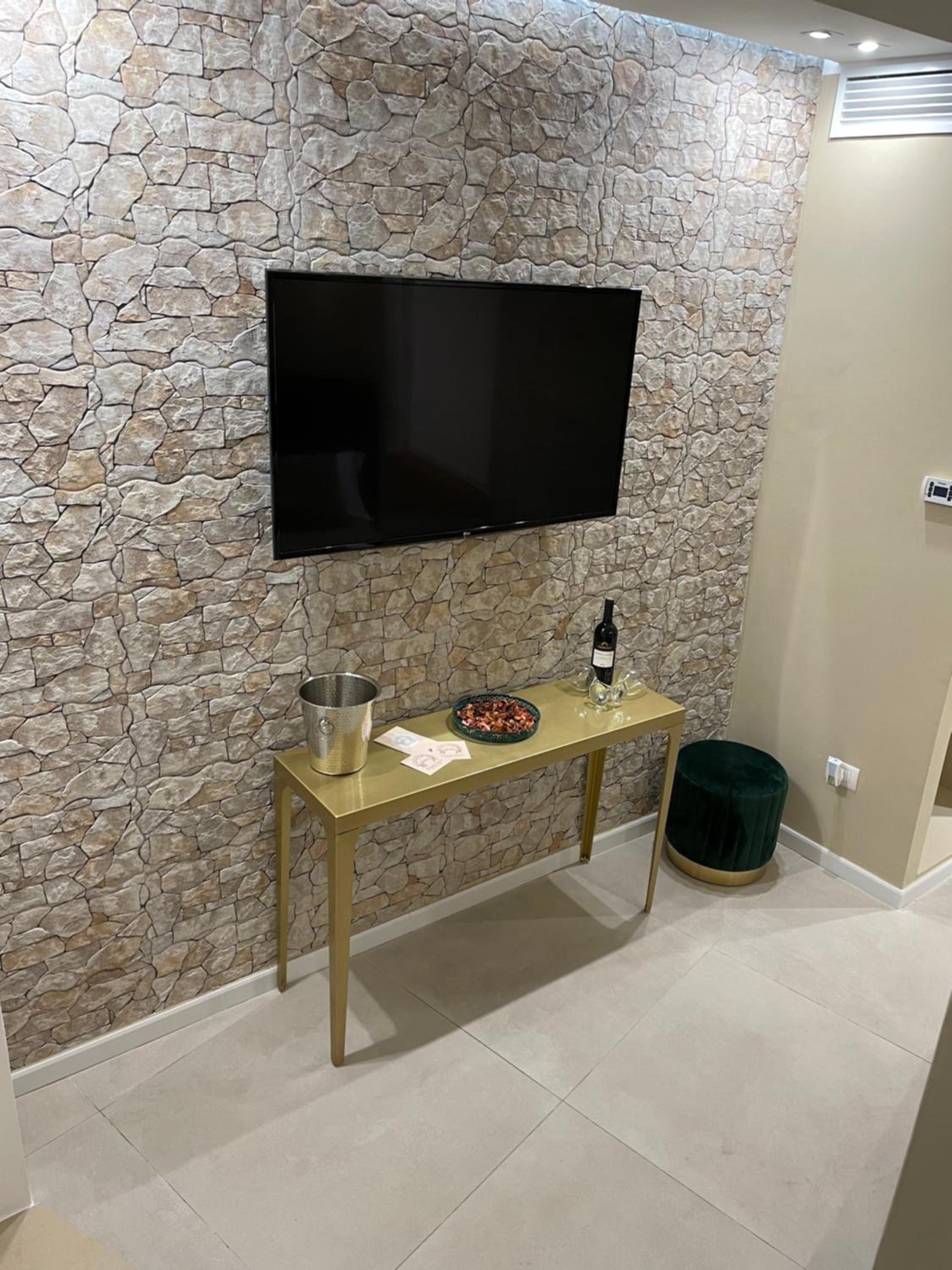 King Room with Spa Bath - Photo 34