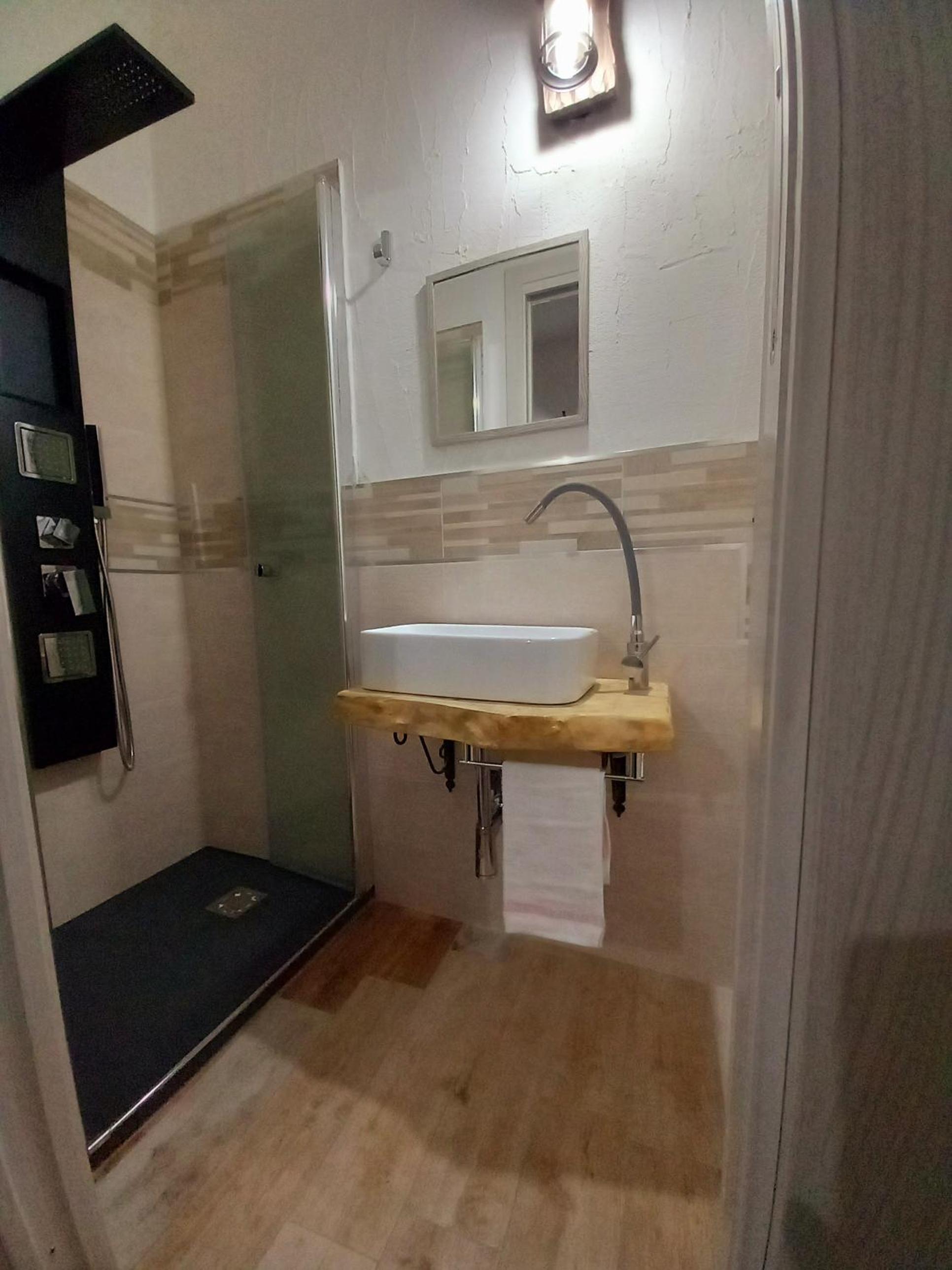 Small Double Room photo 2