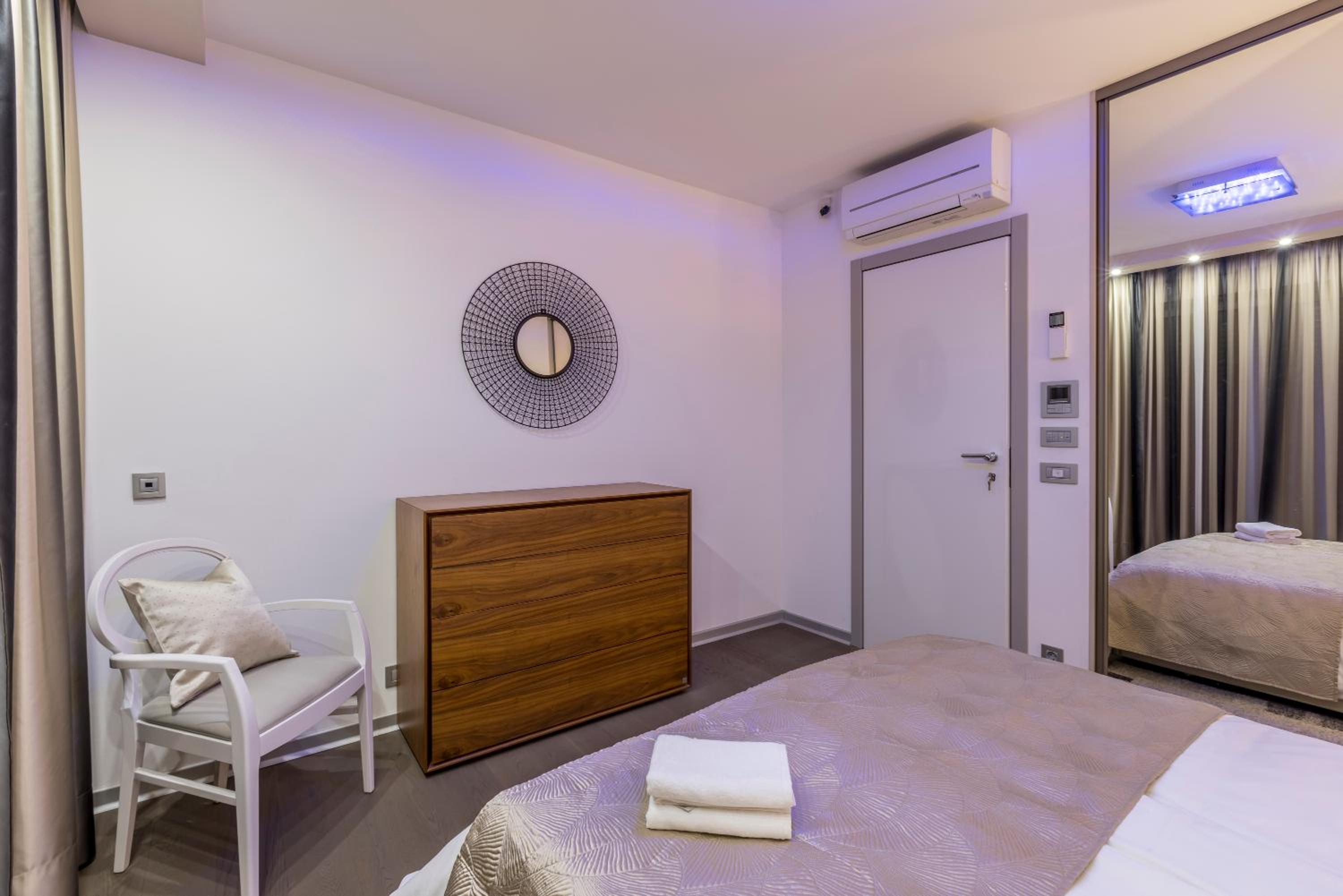Penthouse Apartment - Photo 27