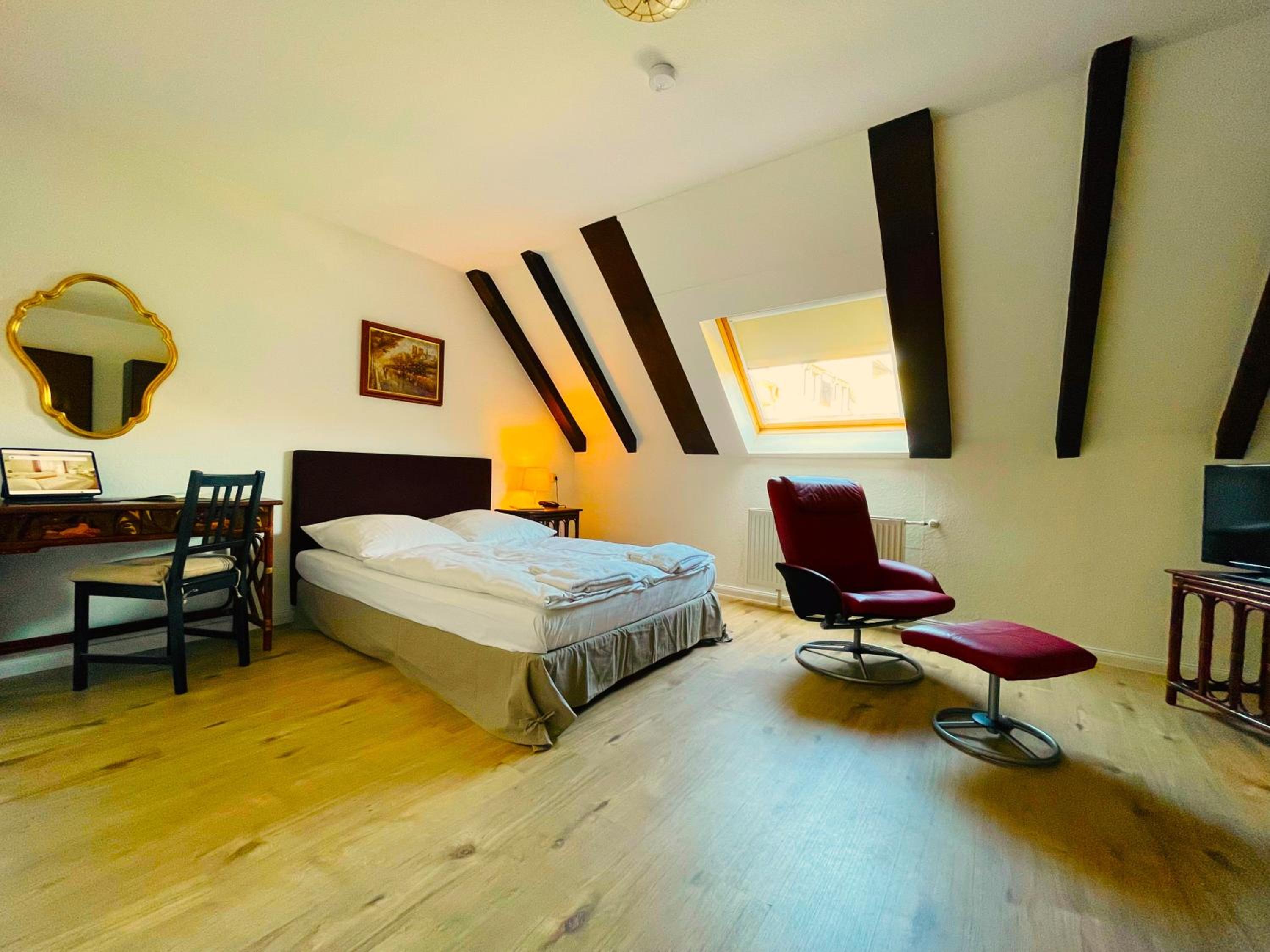 Standard Double Room photo 2