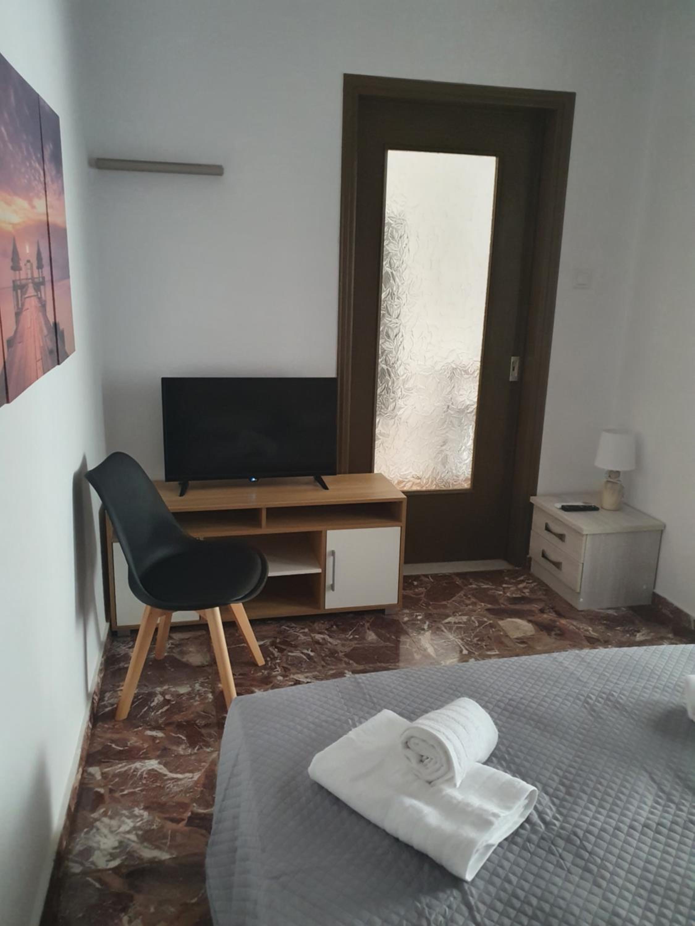 One-Bedroom Apartment - Photo 17