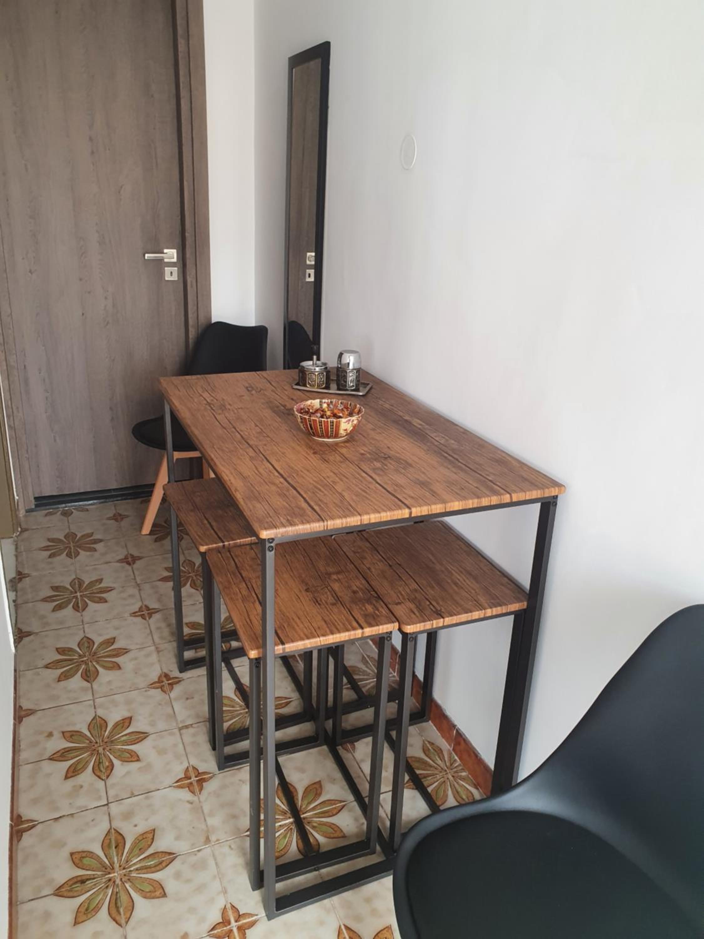 One-Bedroom Apartment - Photo 3