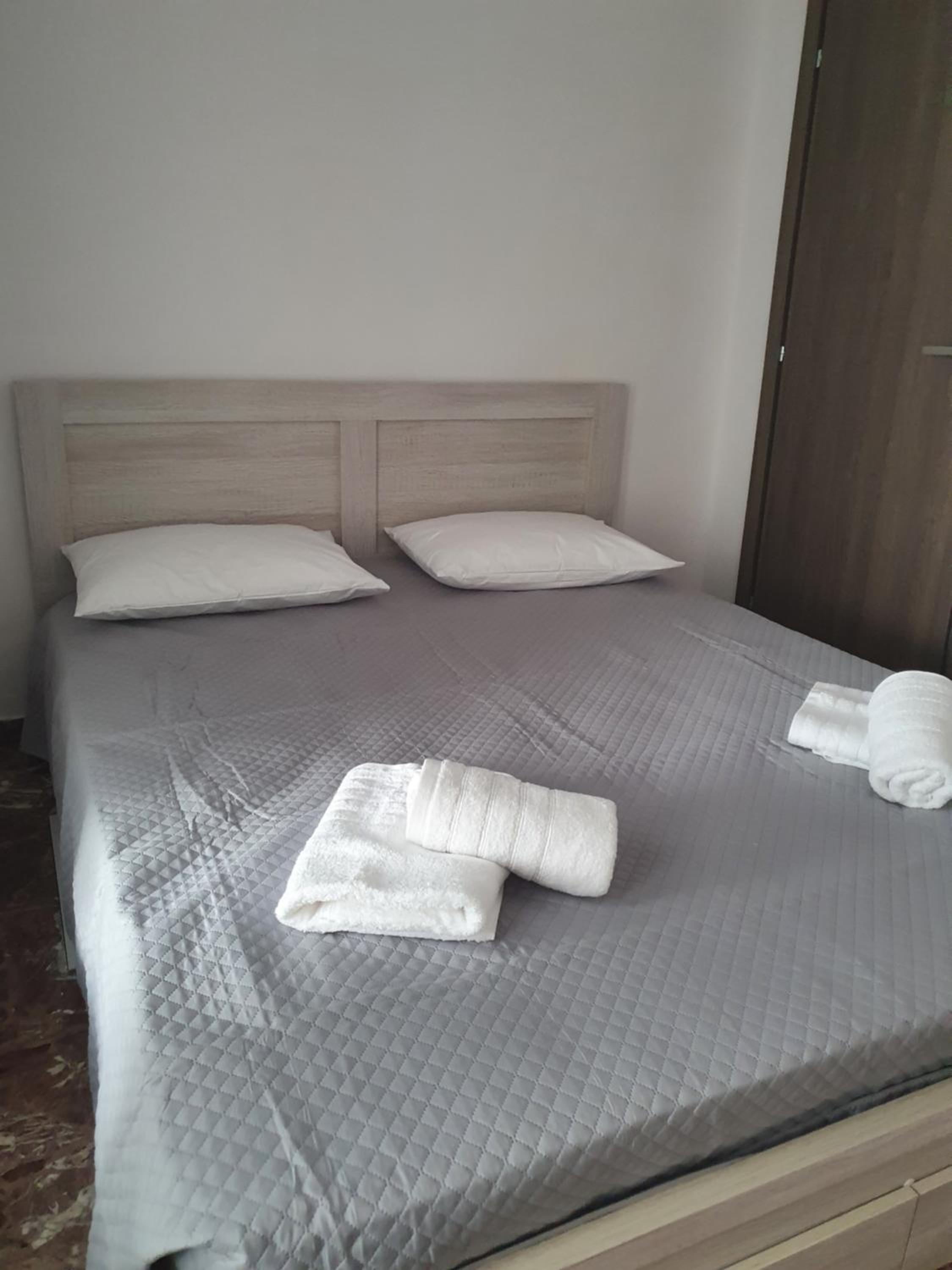 One-Bedroom Apartment - Photo 14