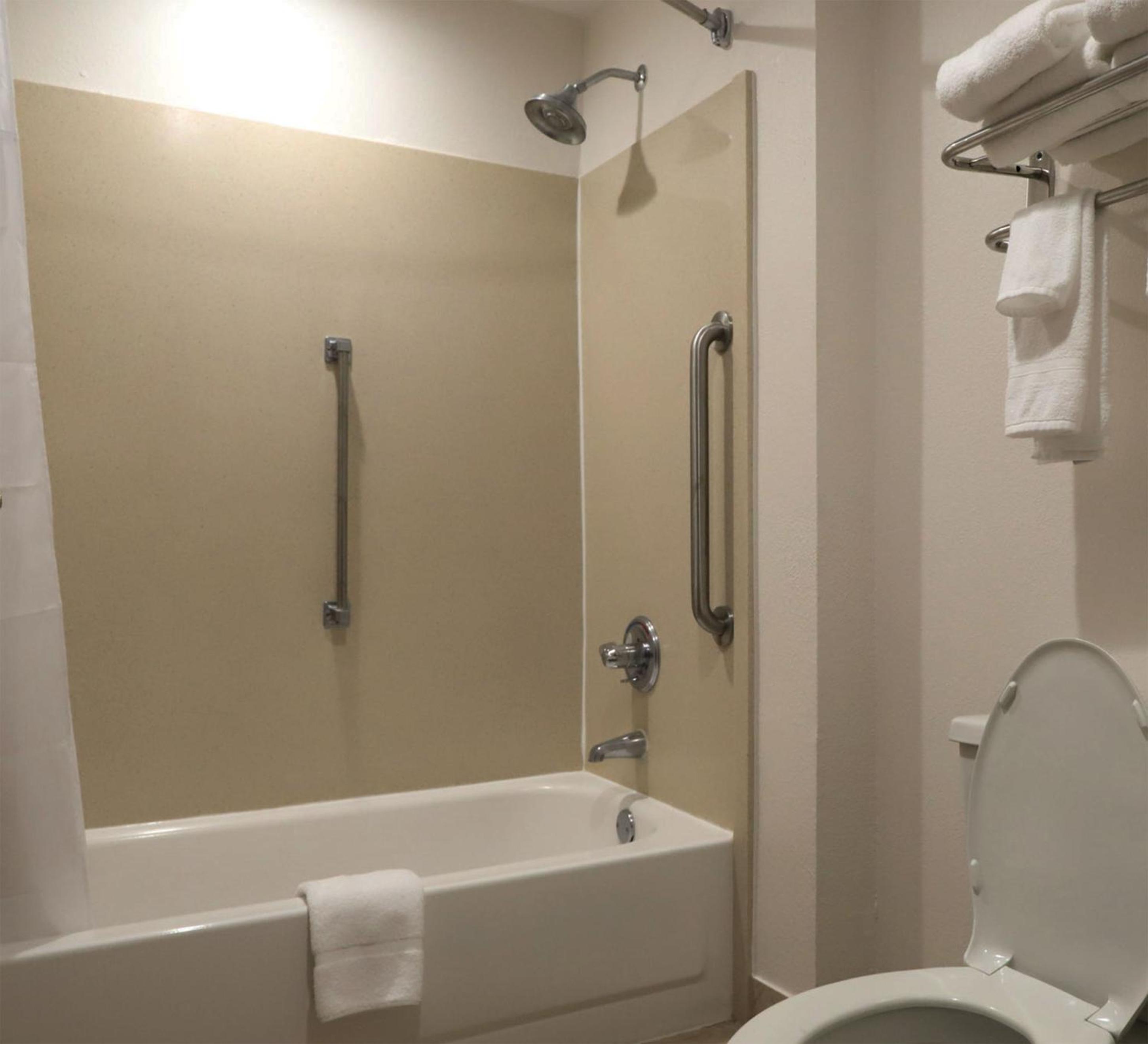 Studio Suite with Two Queen Beds - Non-Smoking - Photo 6