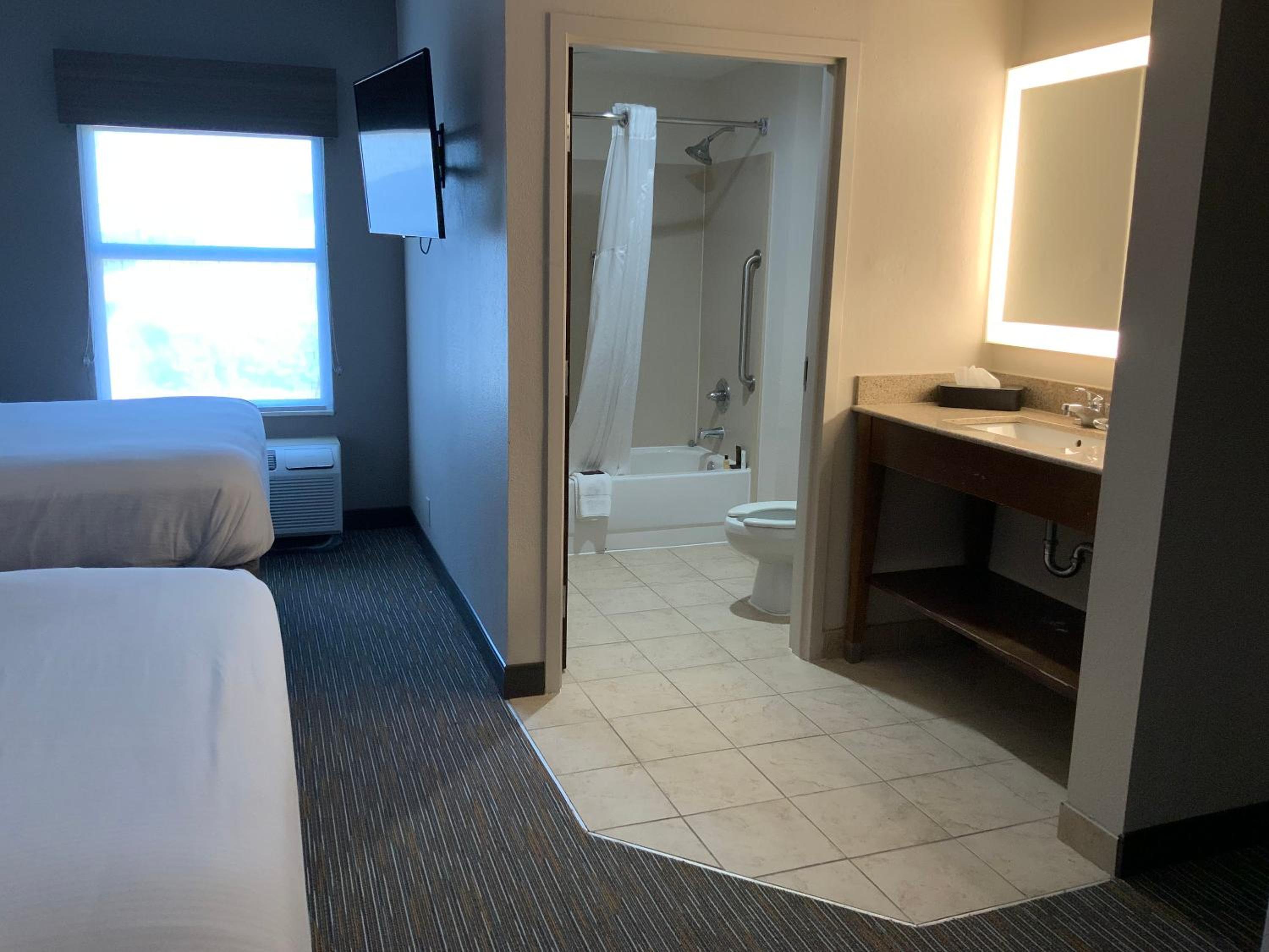 Studio Suite with Two Queen Beds - Non-Smoking - Photo 4