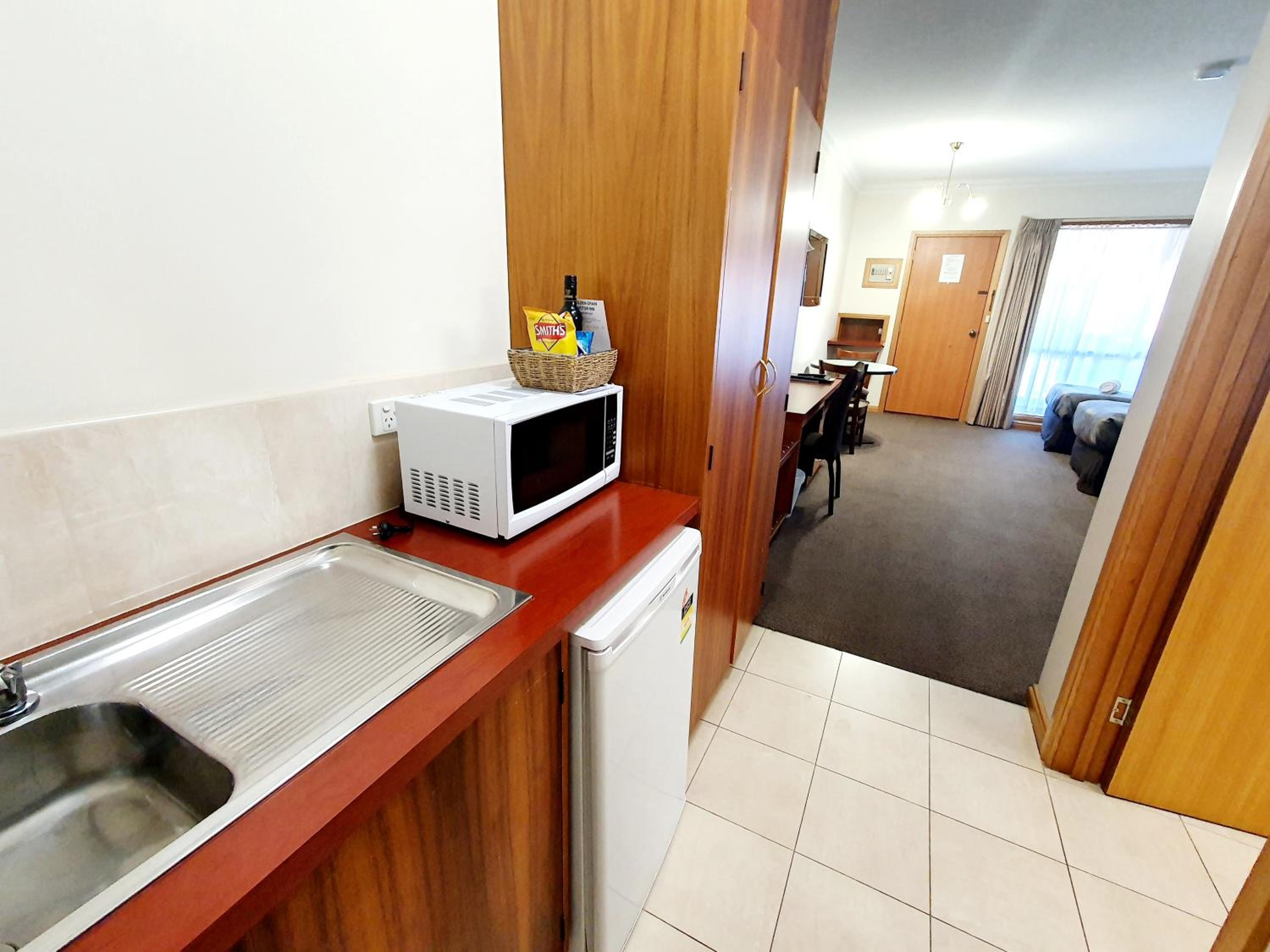 Deluxe Family Room - Photo 5