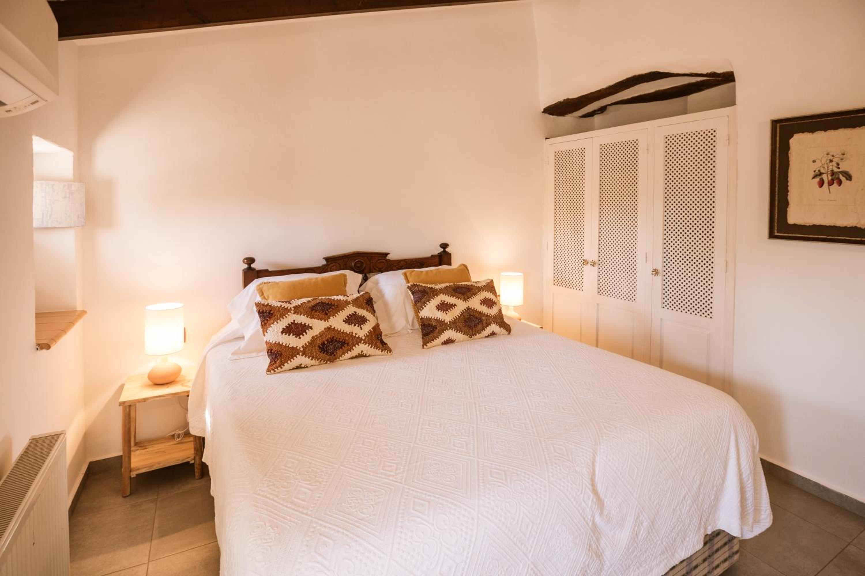 Double Room with Spa Bath - Photo 12