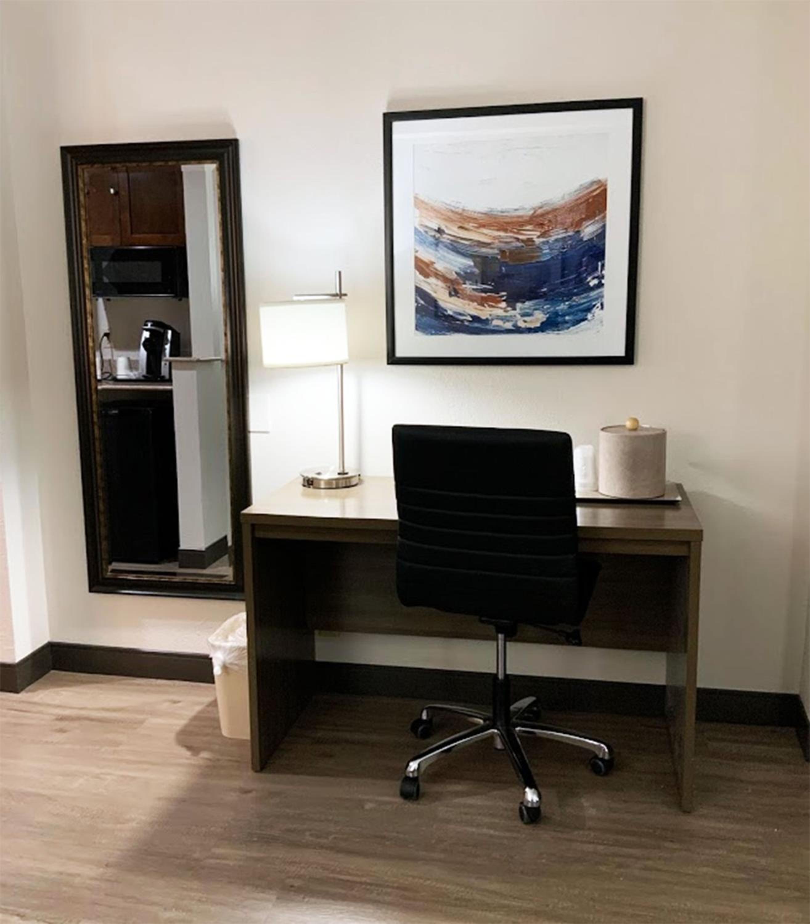 Queen Room with Two Queen Beds - Mobility Access/Non-Smoking - Photo 7